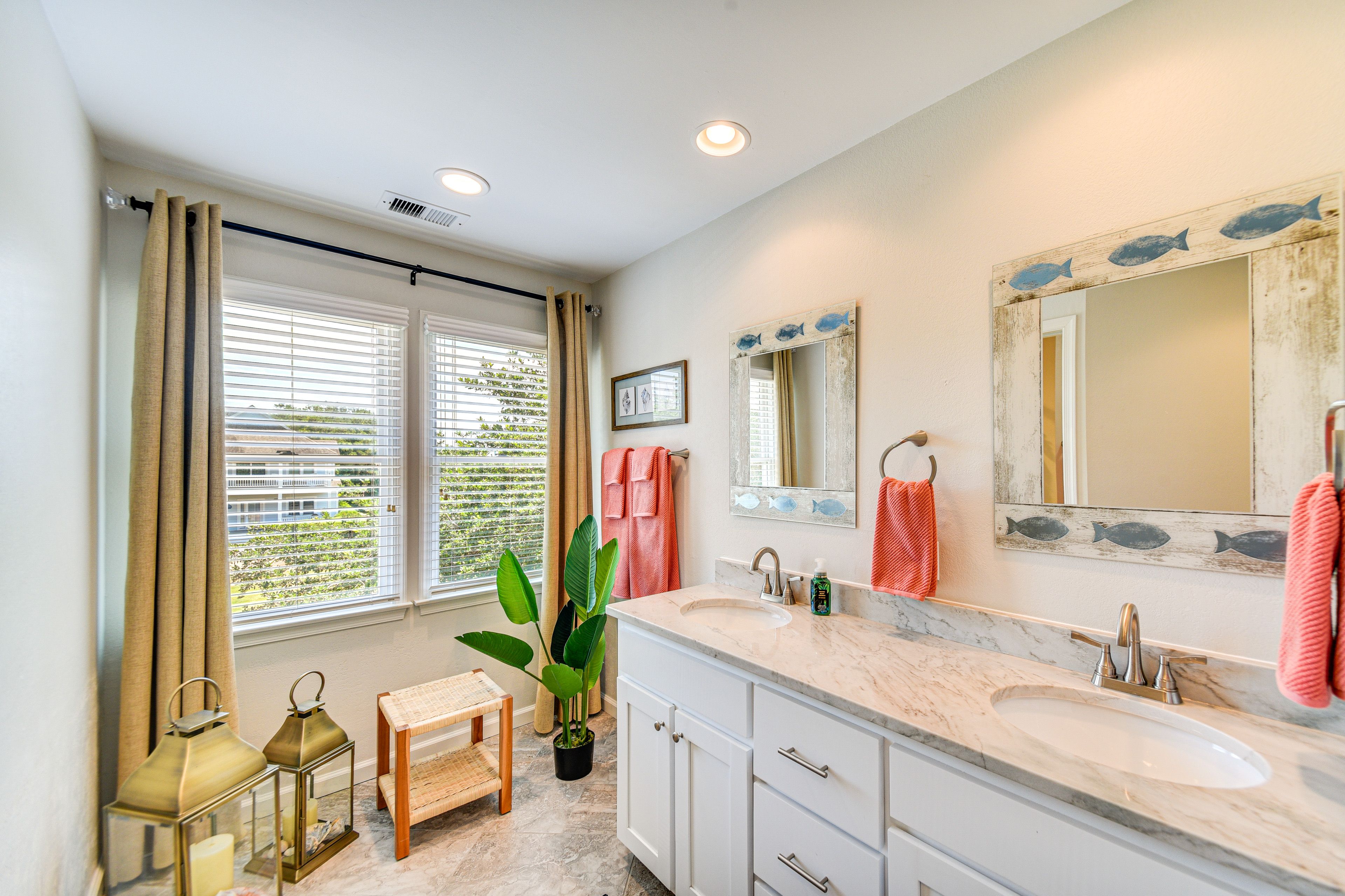 Bathroom | Complimentary Toiletries | 2nd Floor