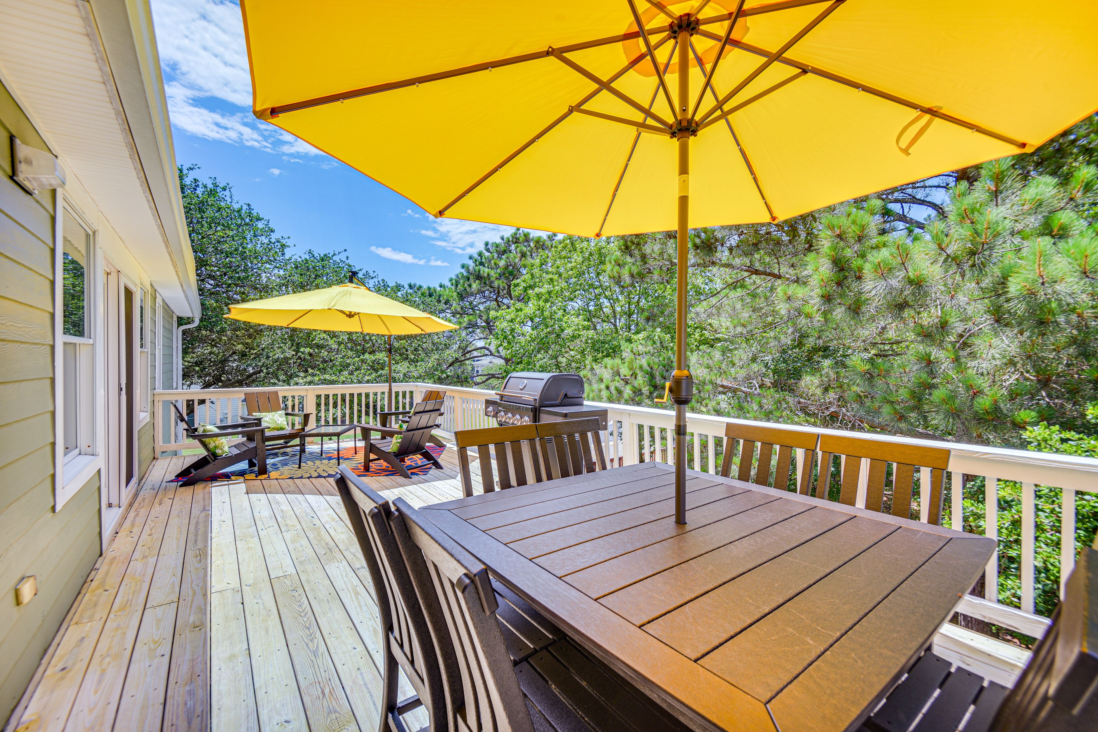 Private Deck | Outdoor Seating