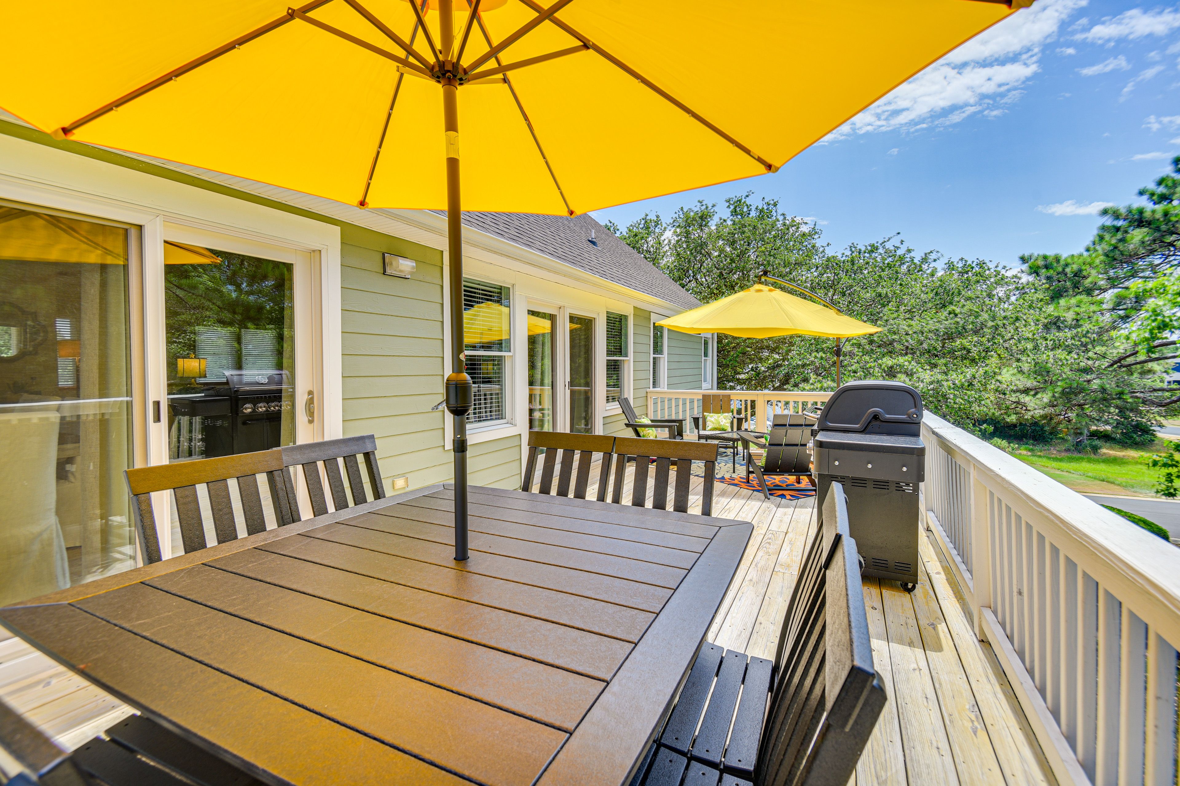 Private Deck | Gas Grill | Outdoor Dining Area