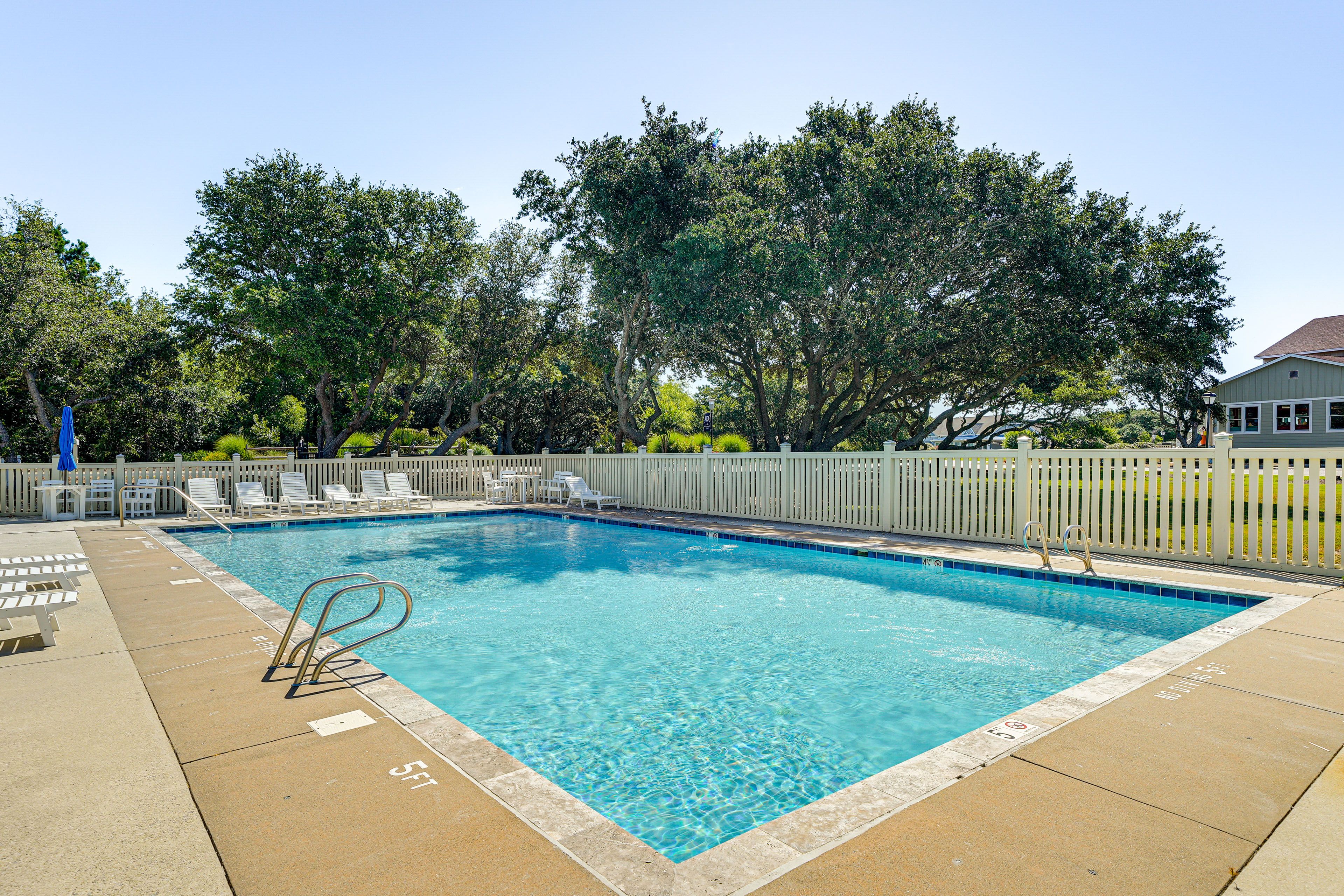 Community Amenities | The Currituck Club | Outdoor Pools