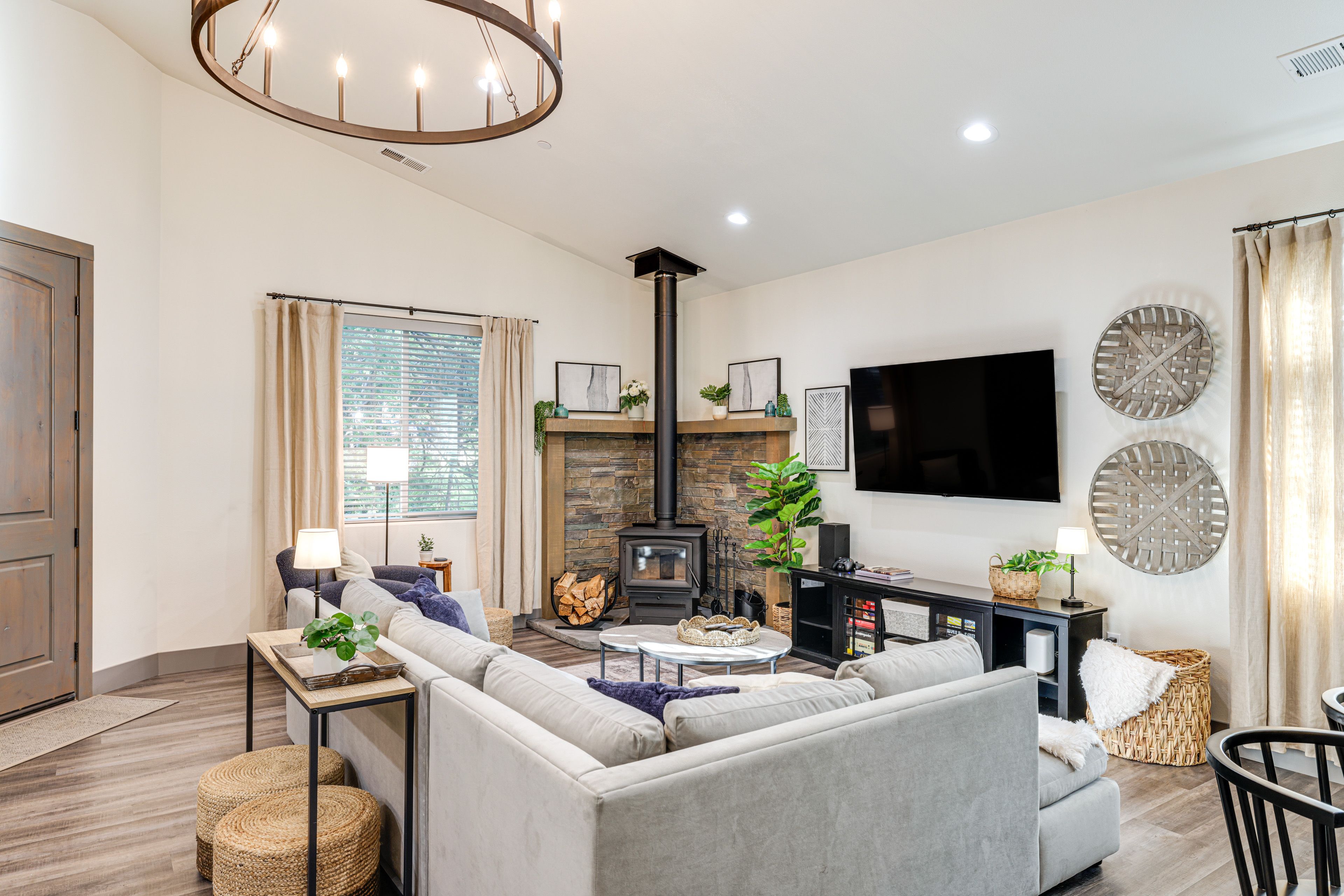 Sonora Vacation Rental | 3BR | 2BA | 1 Step to Enter | 1,600 Sq Ft