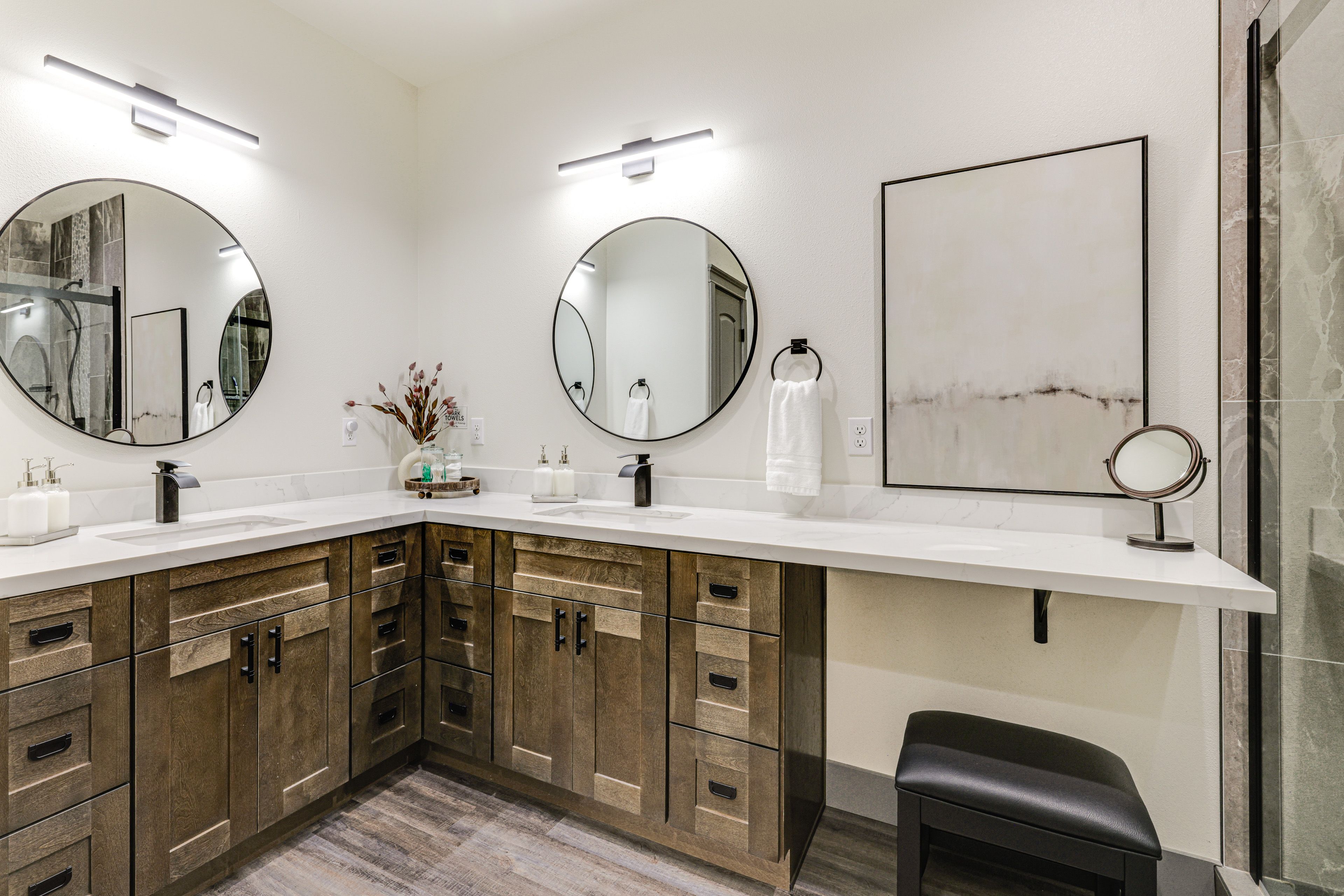 Full Bathroom | Complimentary Toiletries