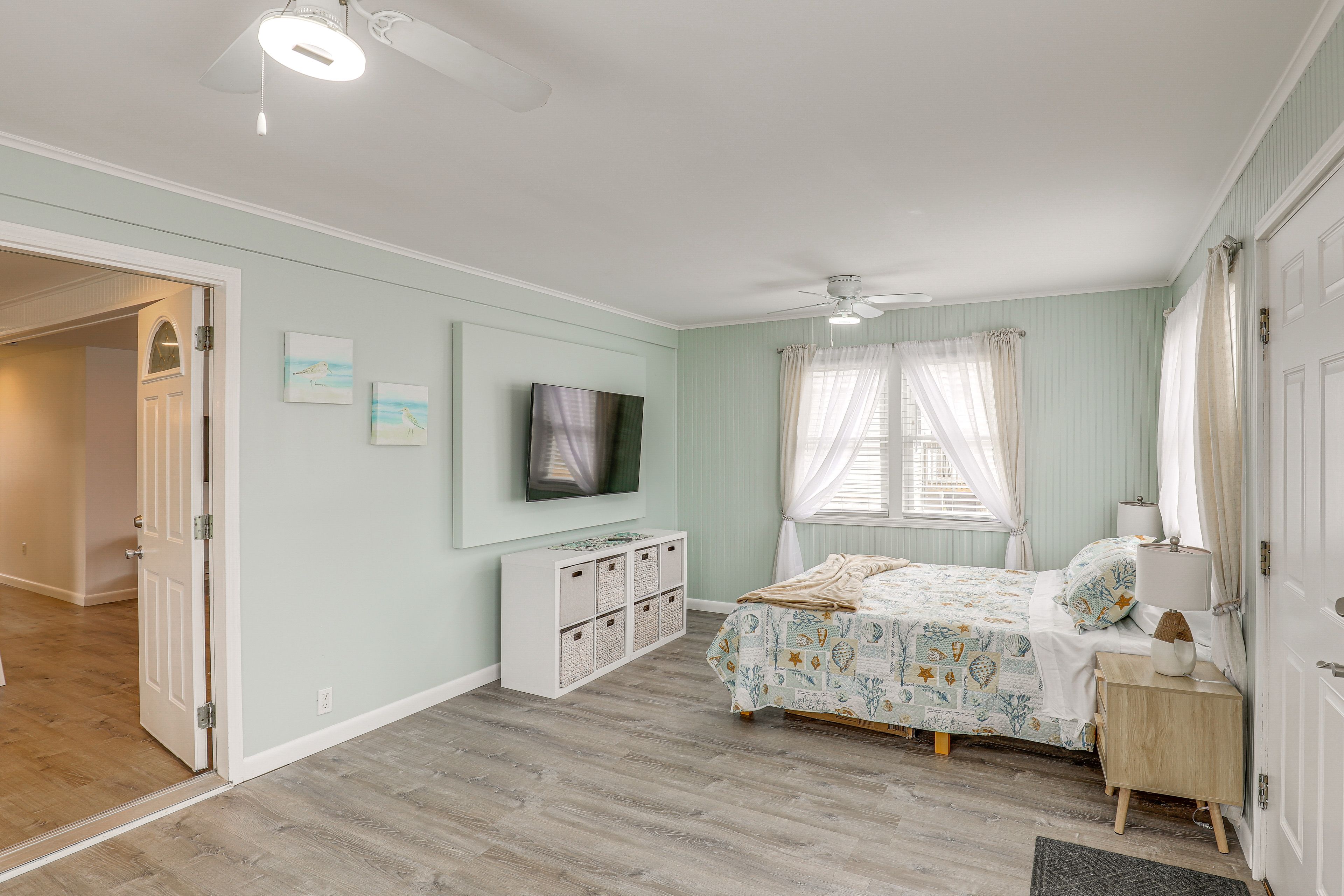 Bedroom 3 | Queen Bed | Smart TV