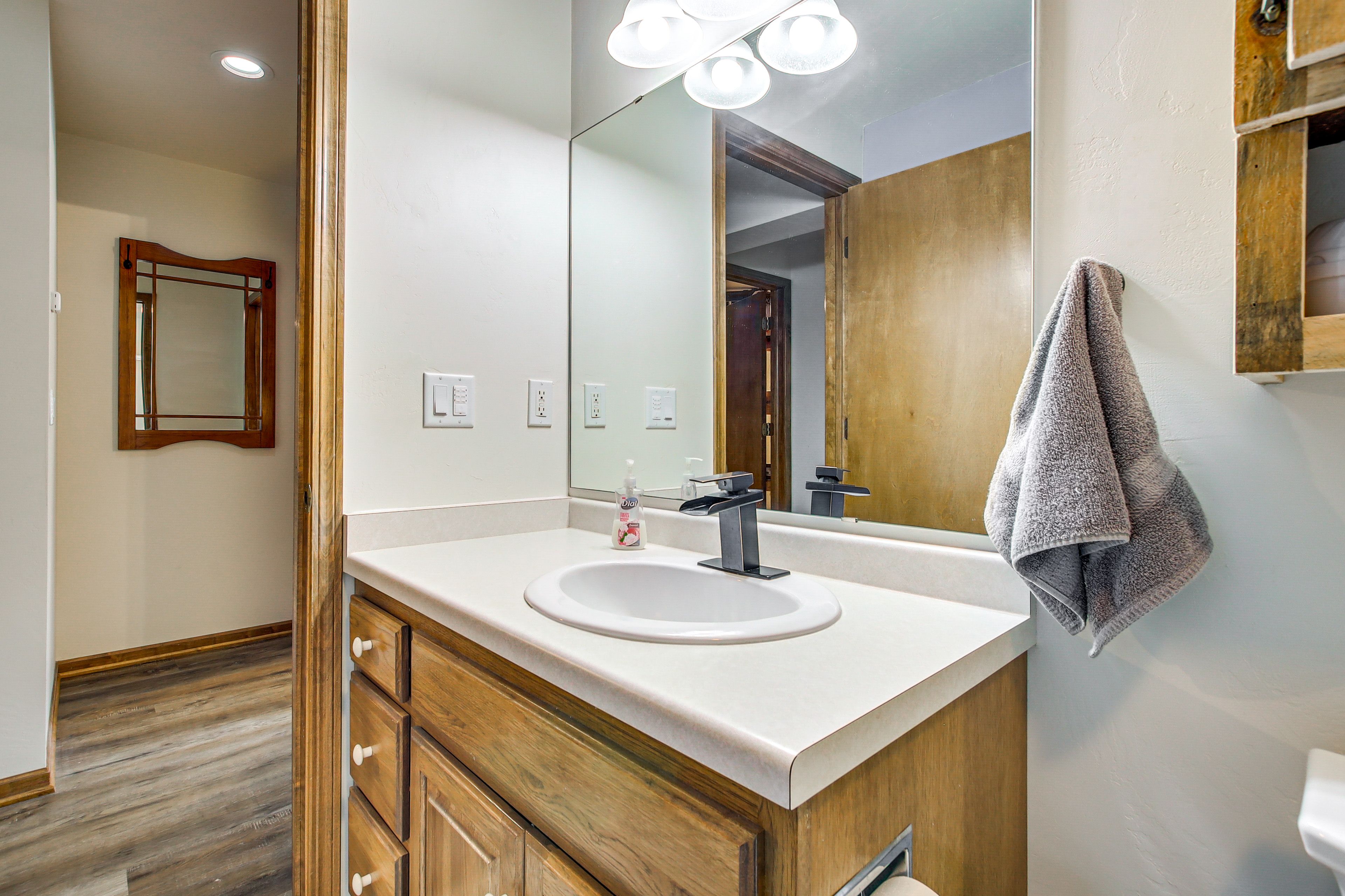 Full Bath | Hair Dryer | Lower Level