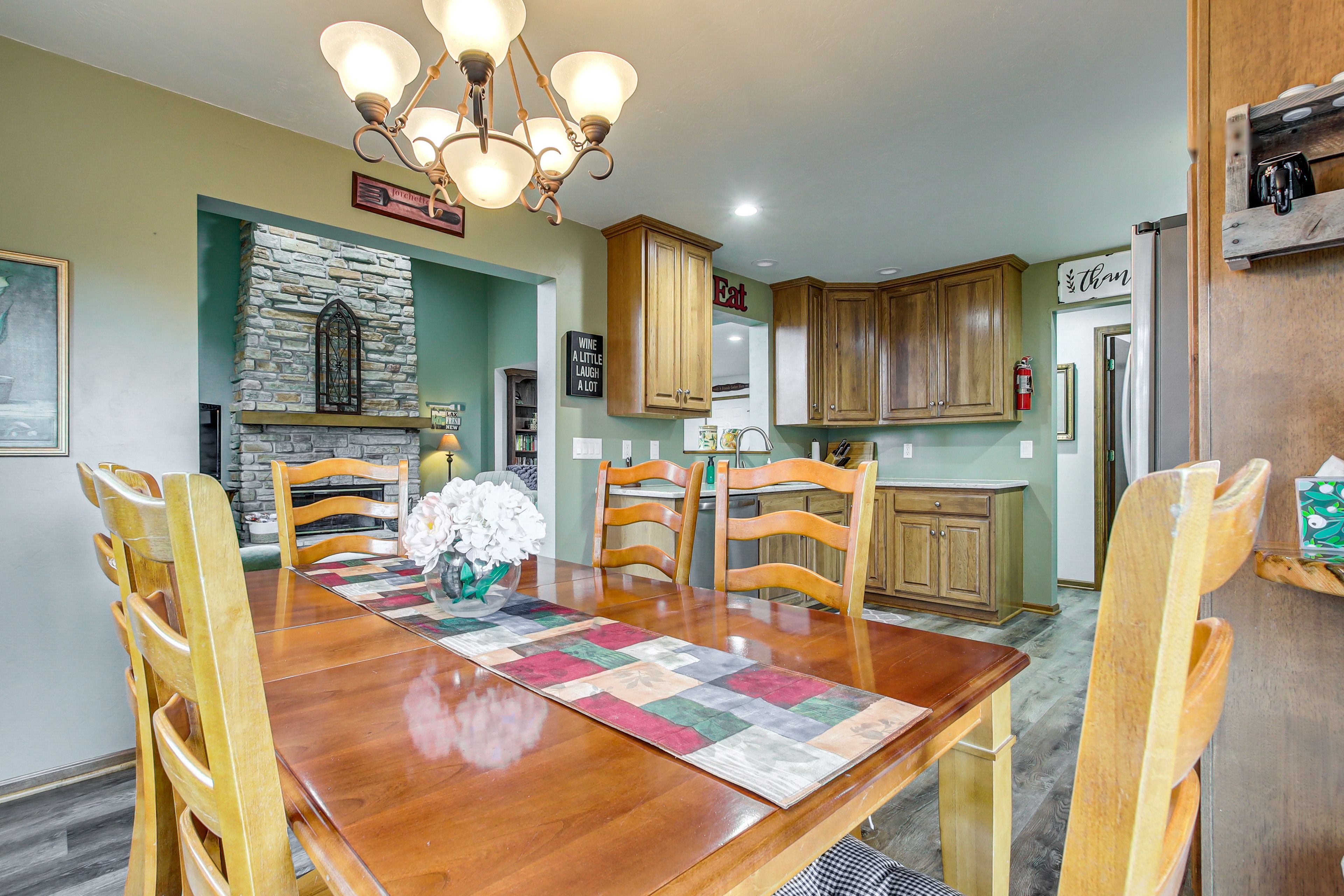 Dining Area | Dishware & Flatware | Main Level