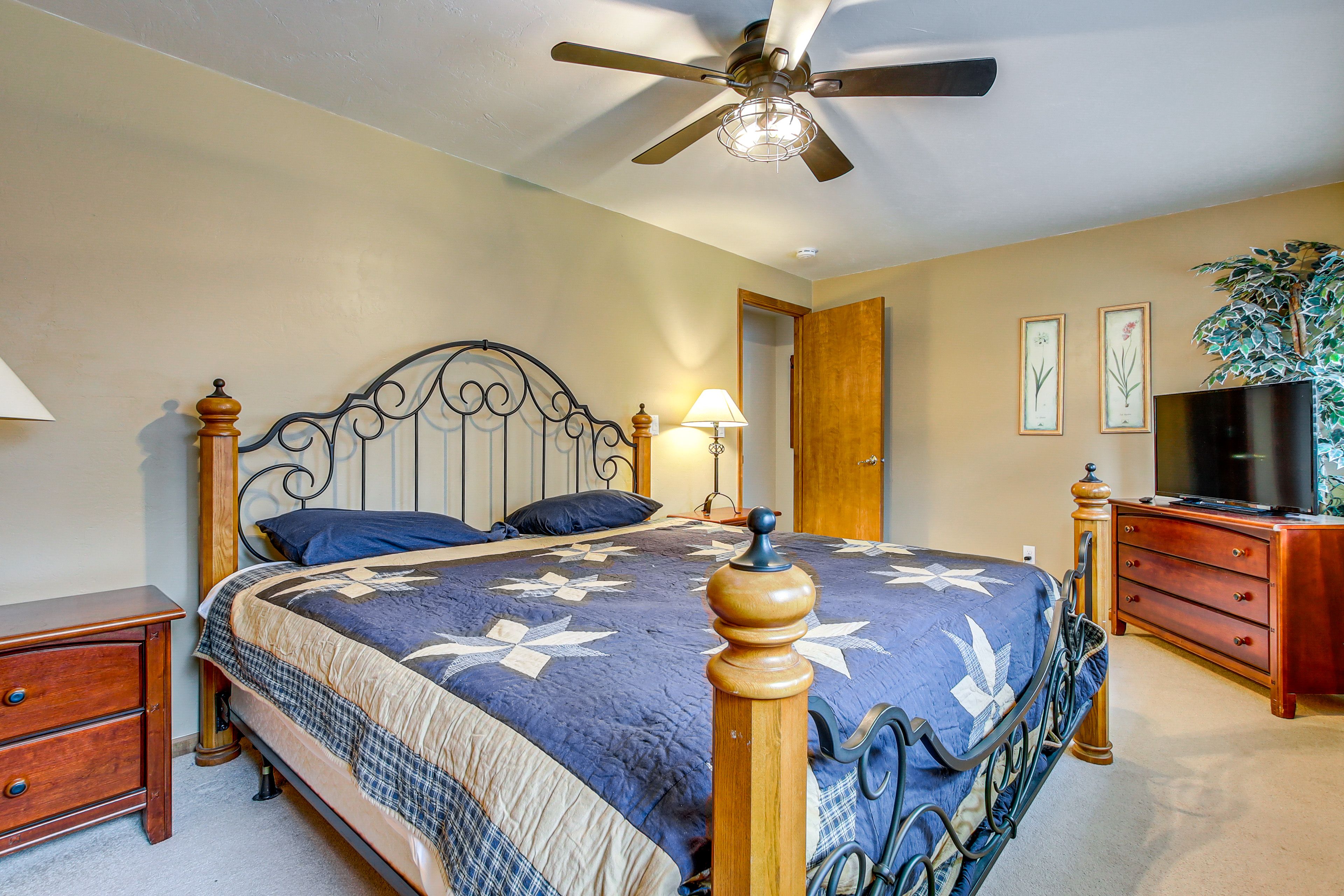 Bedroom 3 | King Bed | Central Heating & A/C | Lower Level