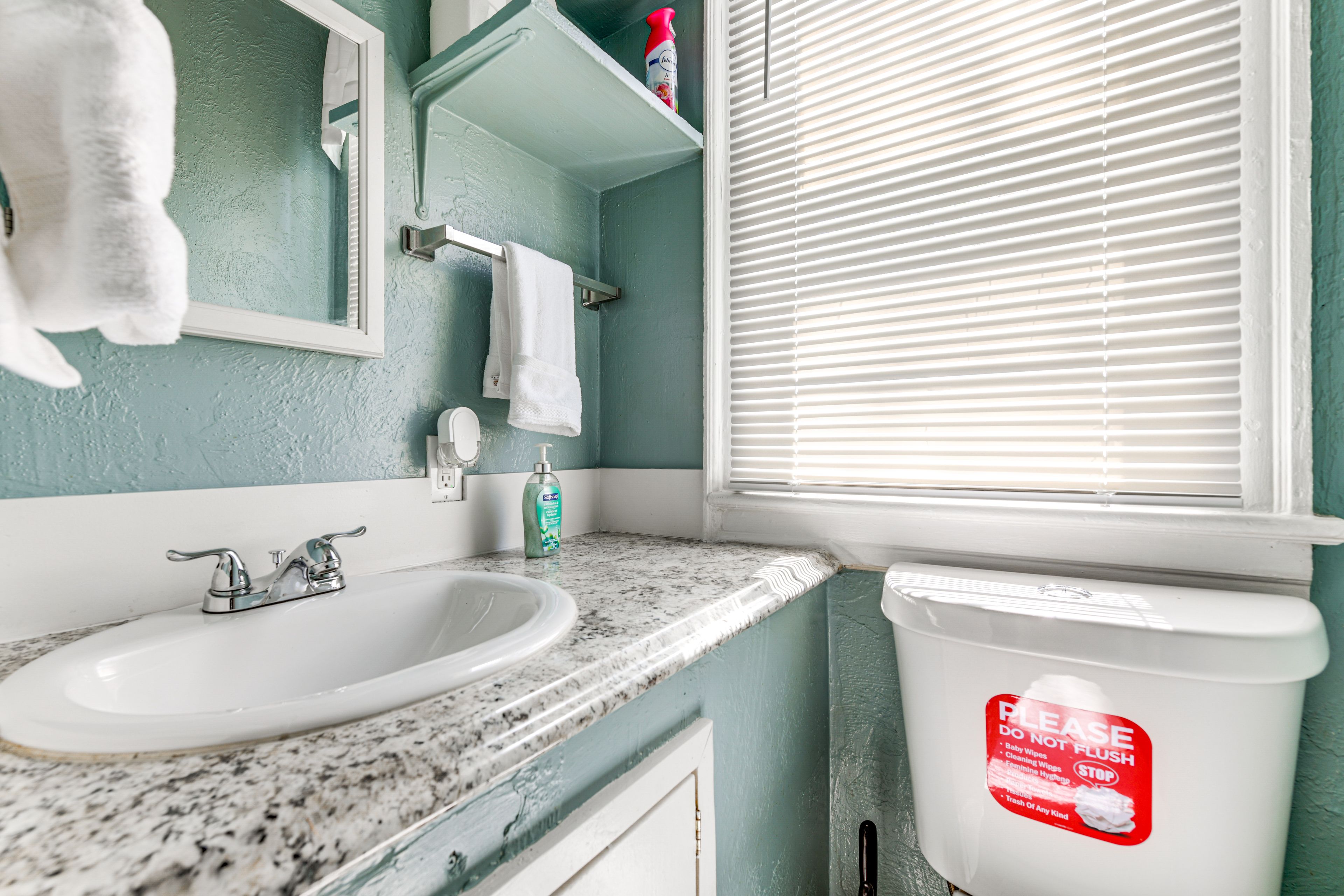 Half Bathroom | 1st Floor