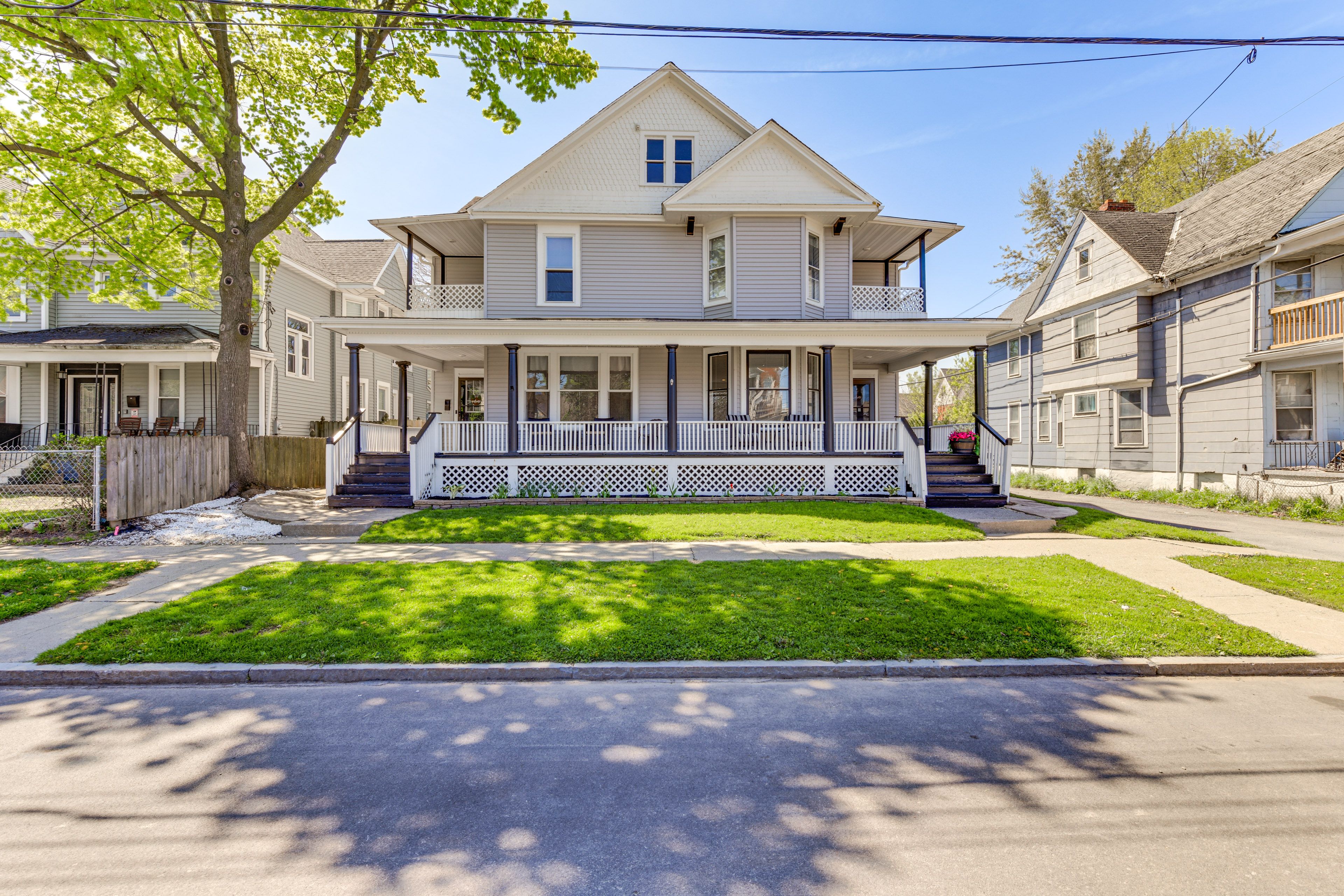 Niagara Falls Vacation Rental | 3BR | 1.5BA | Stairs Required | 1,500 Sq Ft