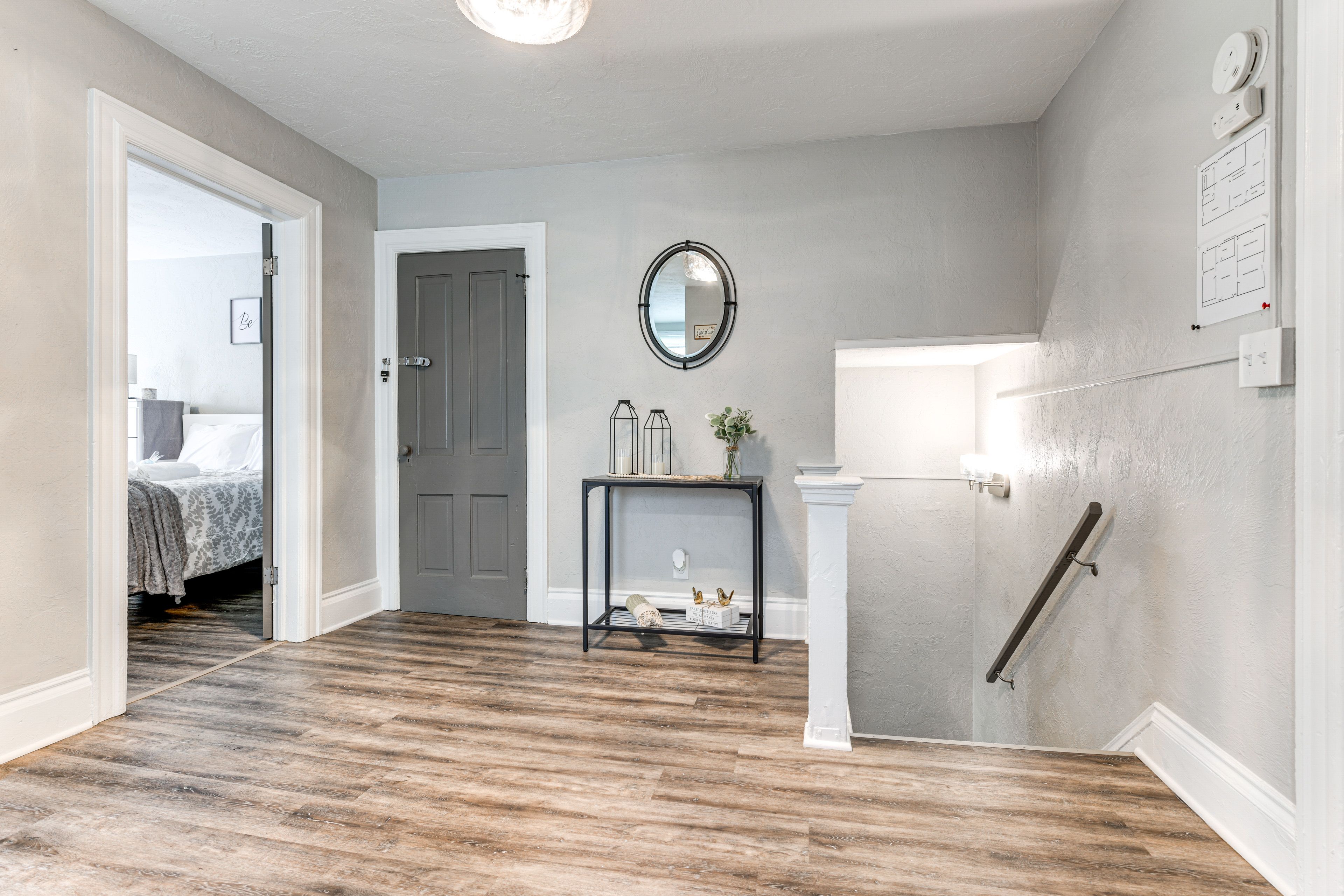Landing | 2nd Floor