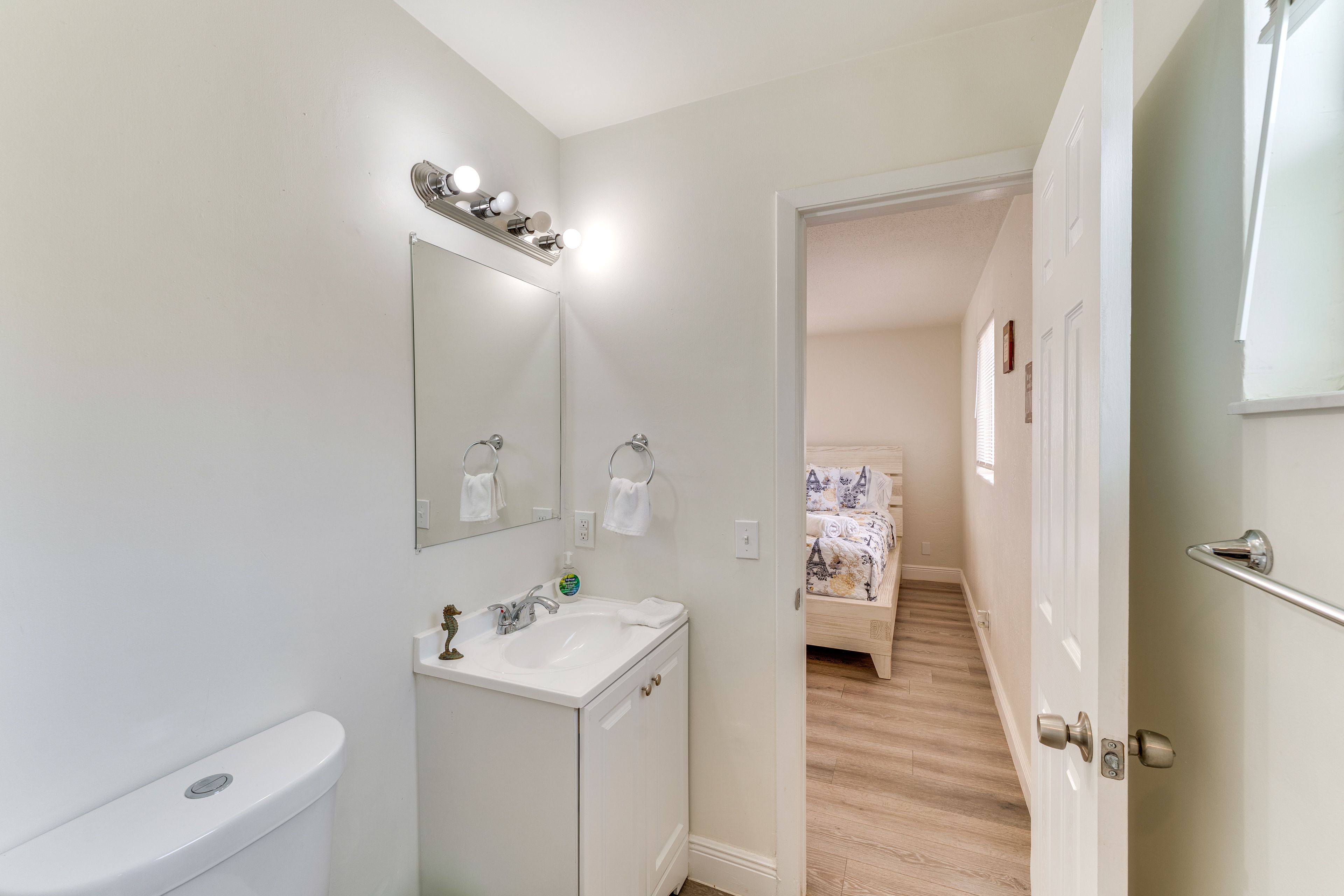 En-Suite Bathroom | Towels Provided