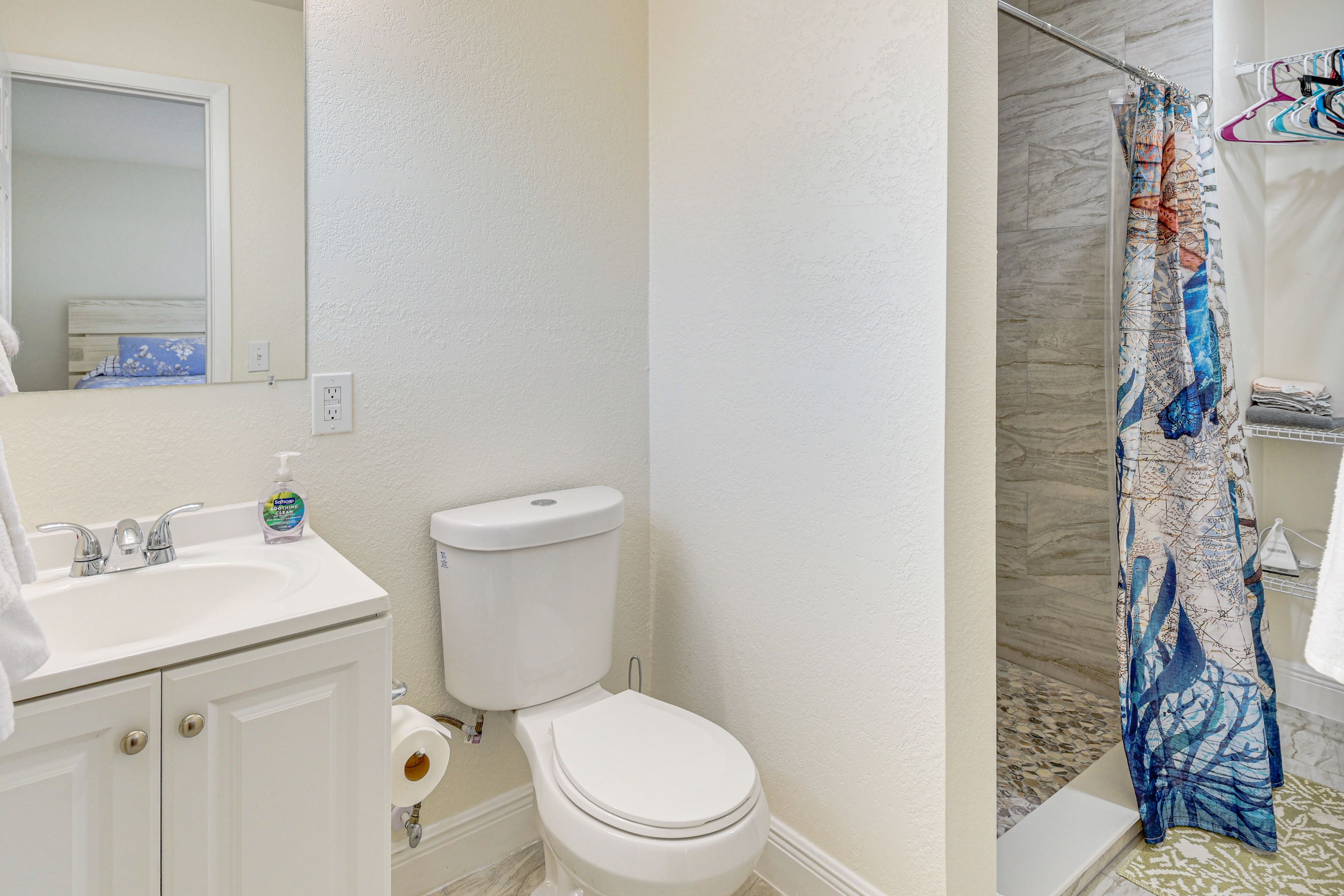 Full Bathroom En-Suite Bathroom | Towels Provided