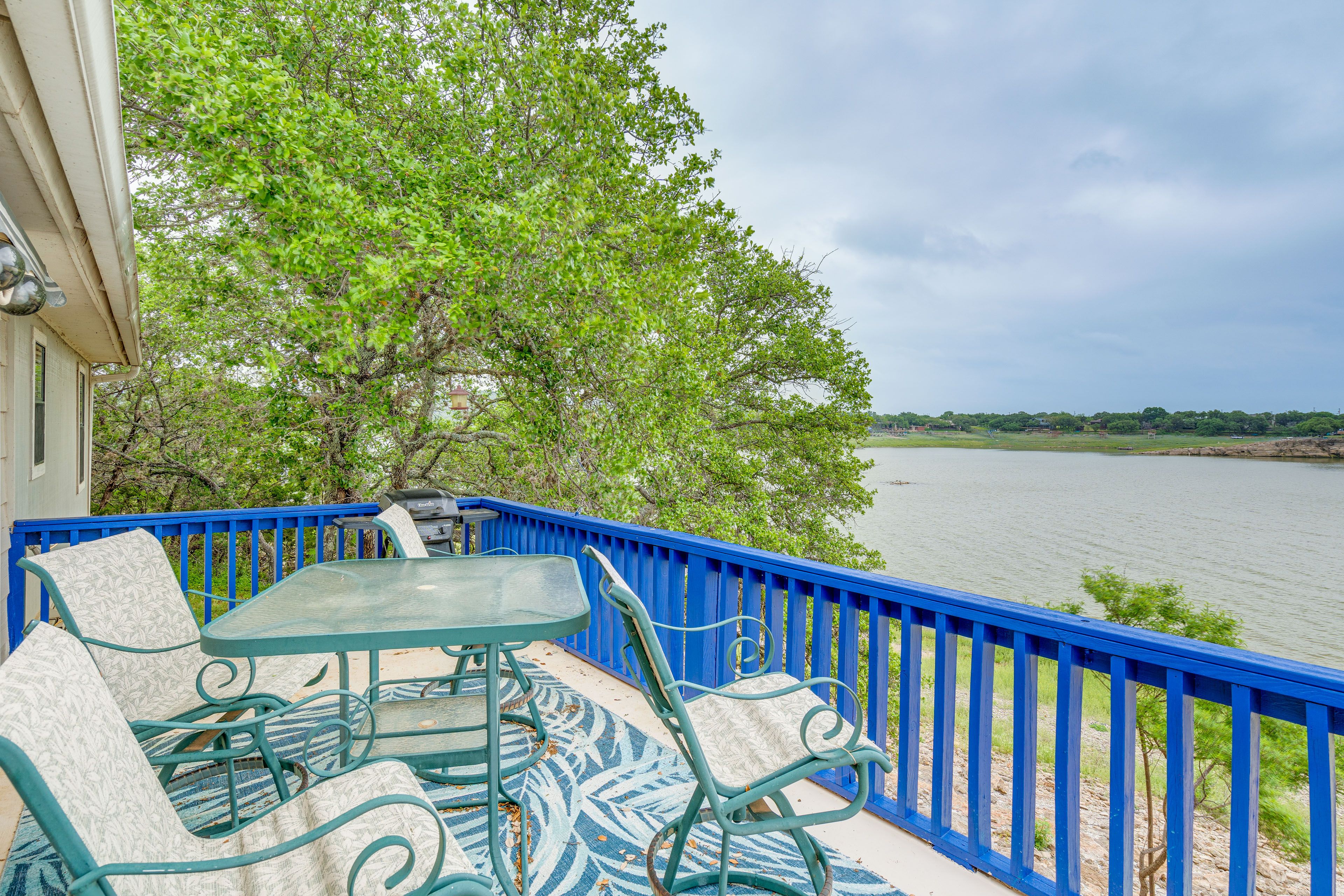 Deck | Lakefront | Outdoor Dining Set | Gas Grill | Fire Pit
