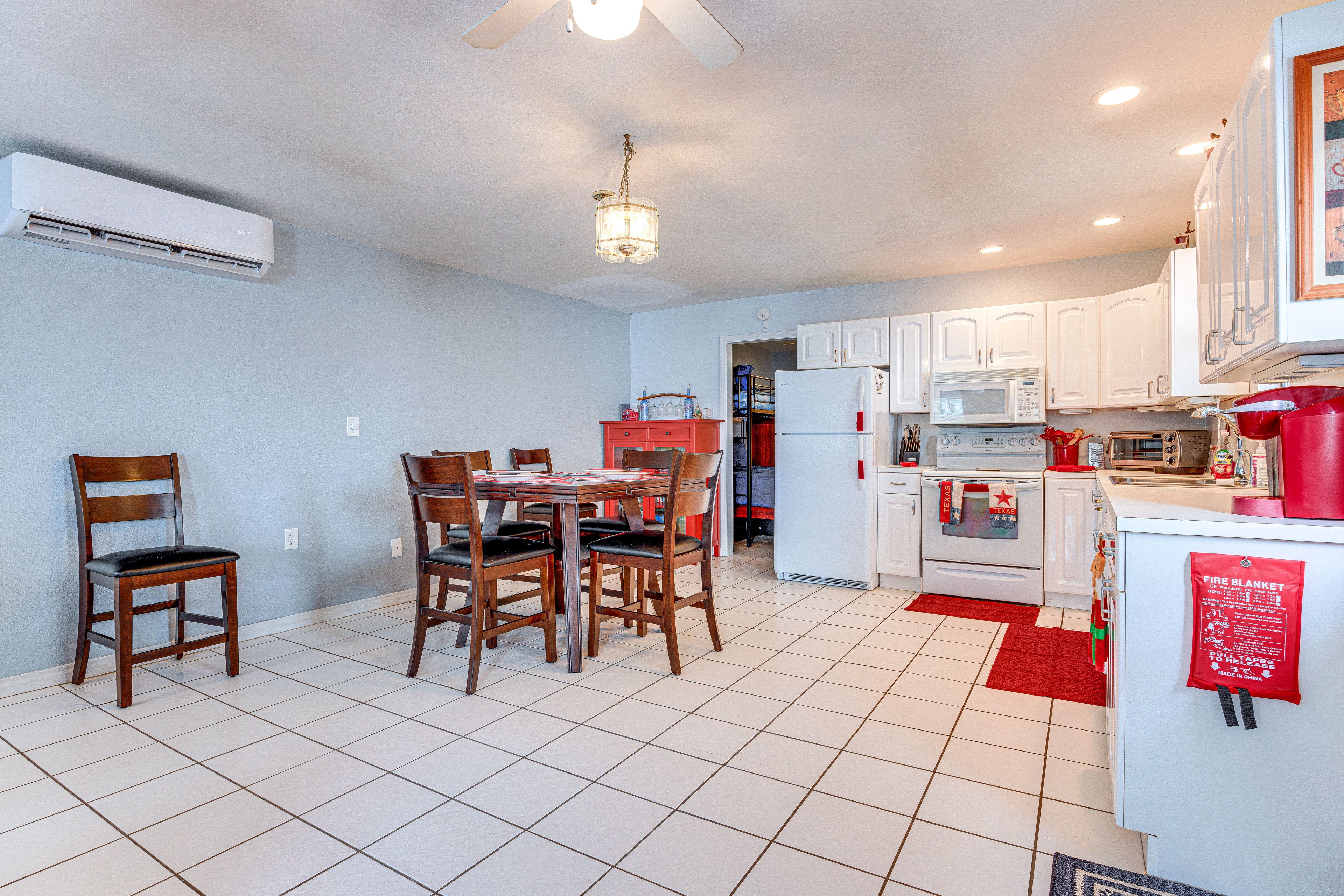Dining Area | Dishware & Flatware