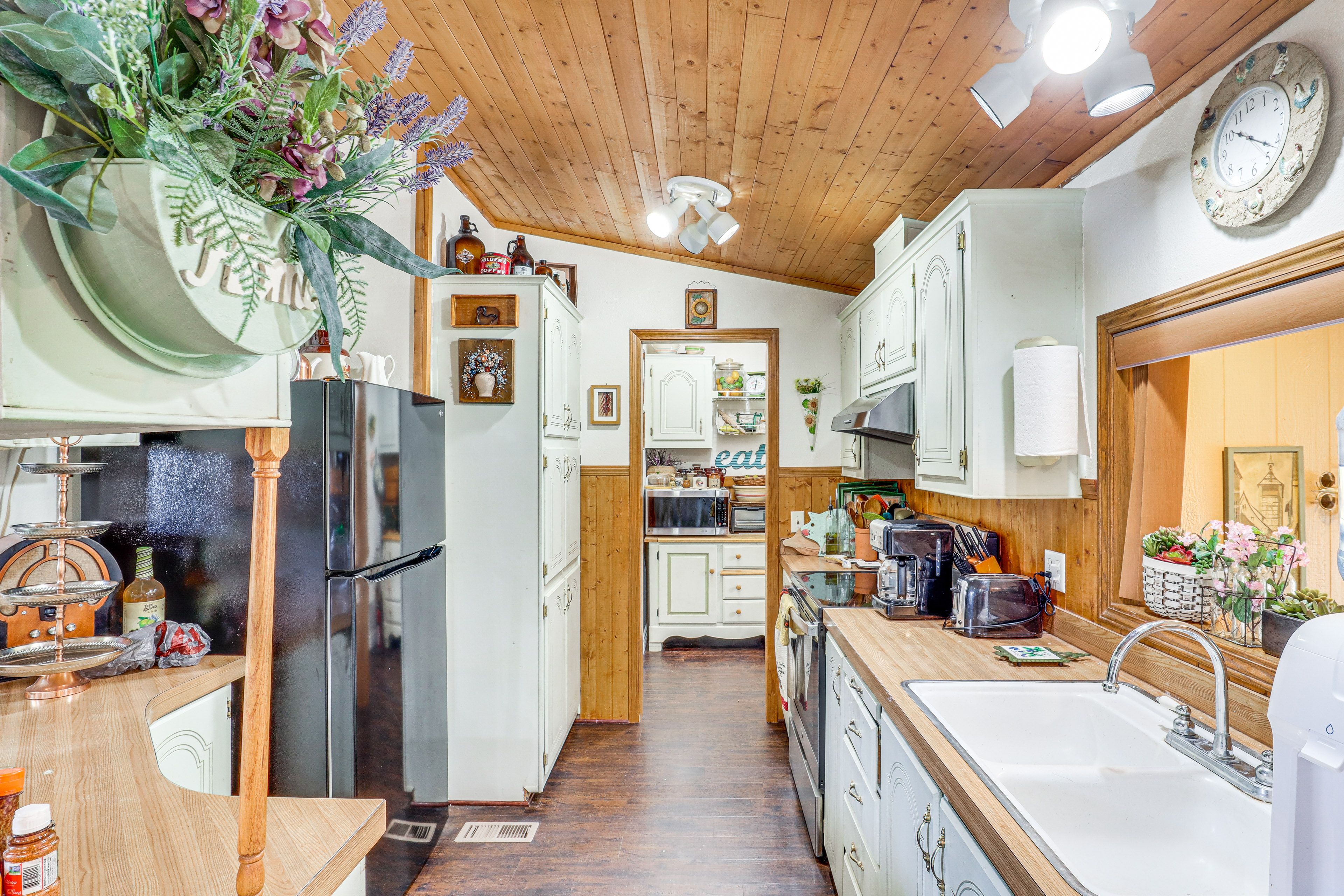 Kitchen | Single-Story House | In-Unit Laundry | Self Check-In