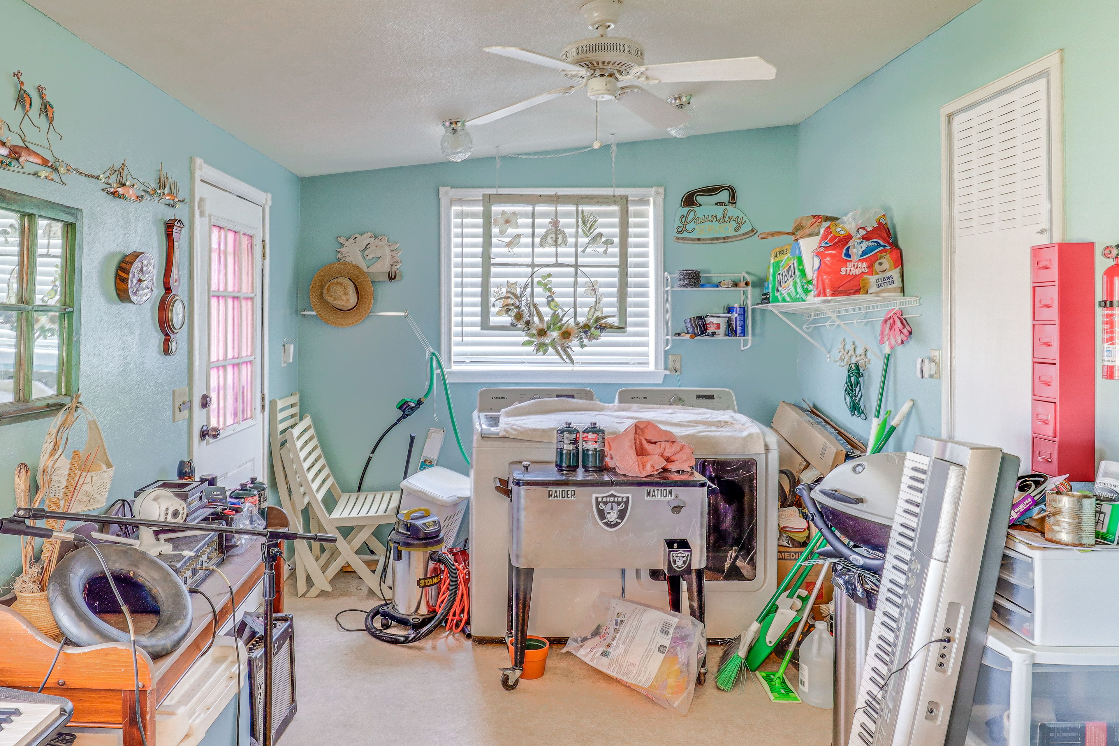 Laundry Room | Washer & Dryer | Piano | Karaoke System