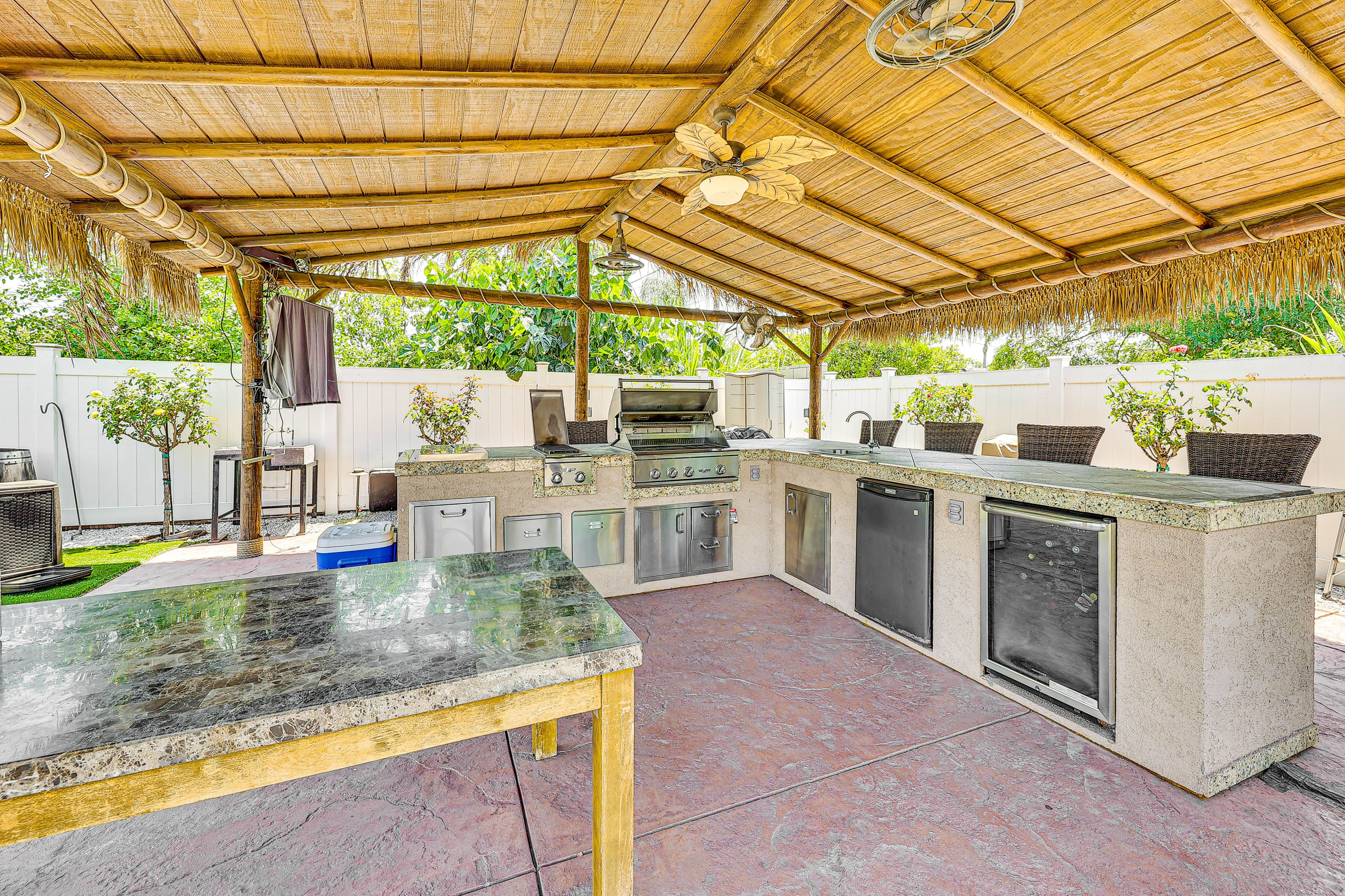 Outdoor Kitchen | Santa Maria Argentine Charcoal Grill | Gas Grill