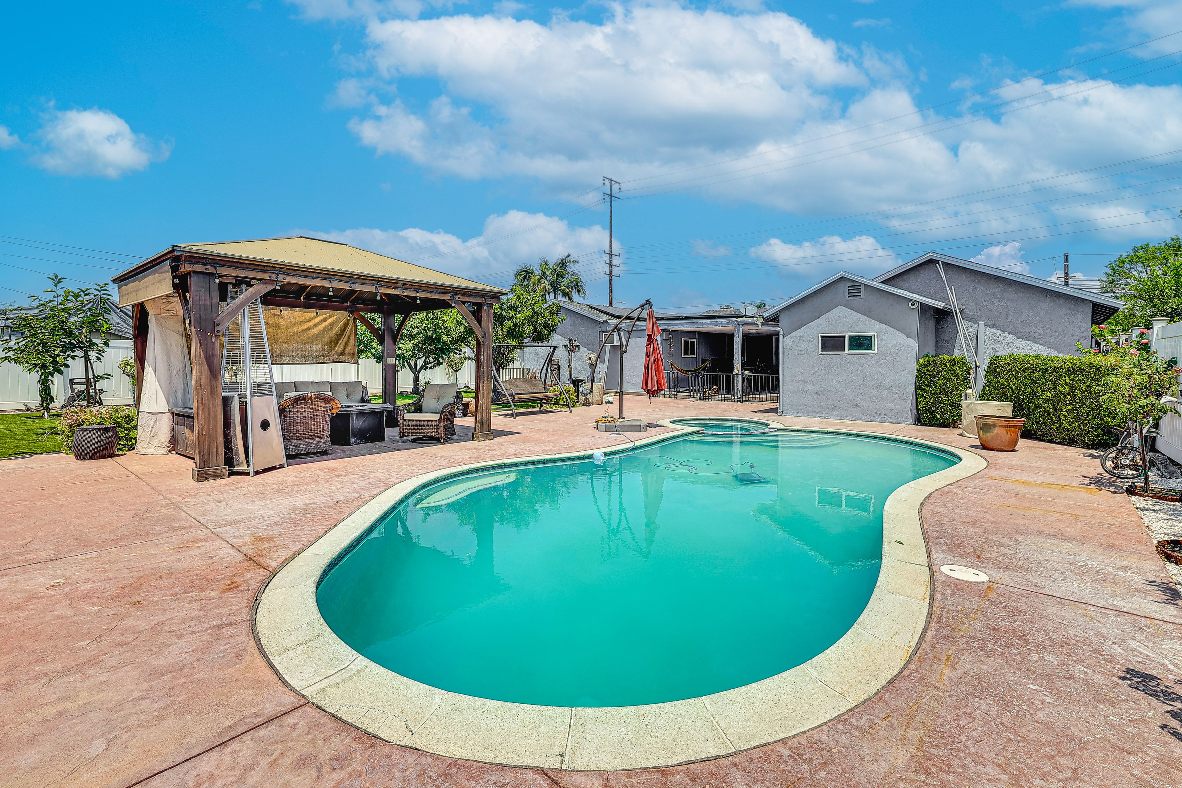 Pool | Hot Tub