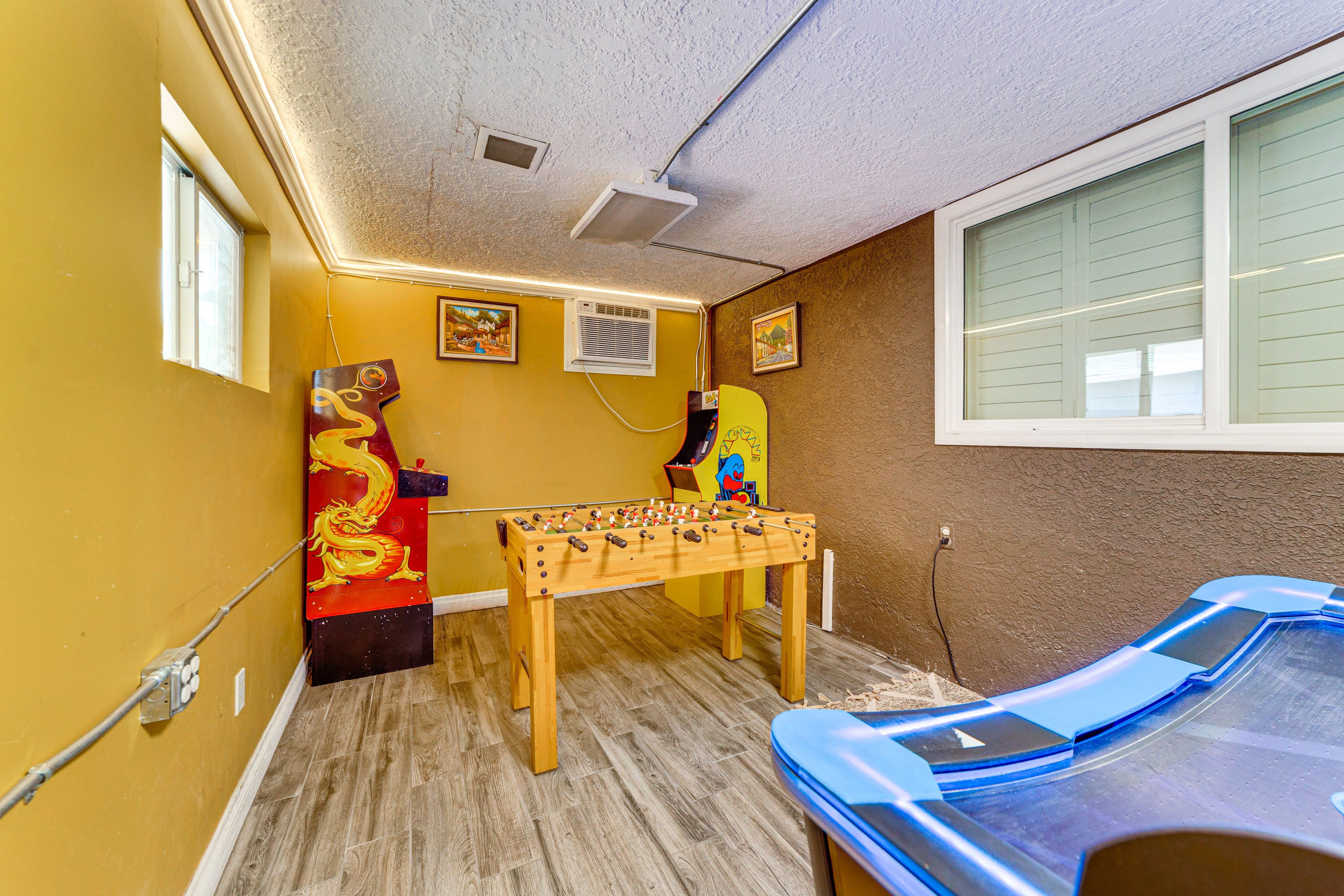 Game Room | Arcade Games | Foosball Table | Air Hockey