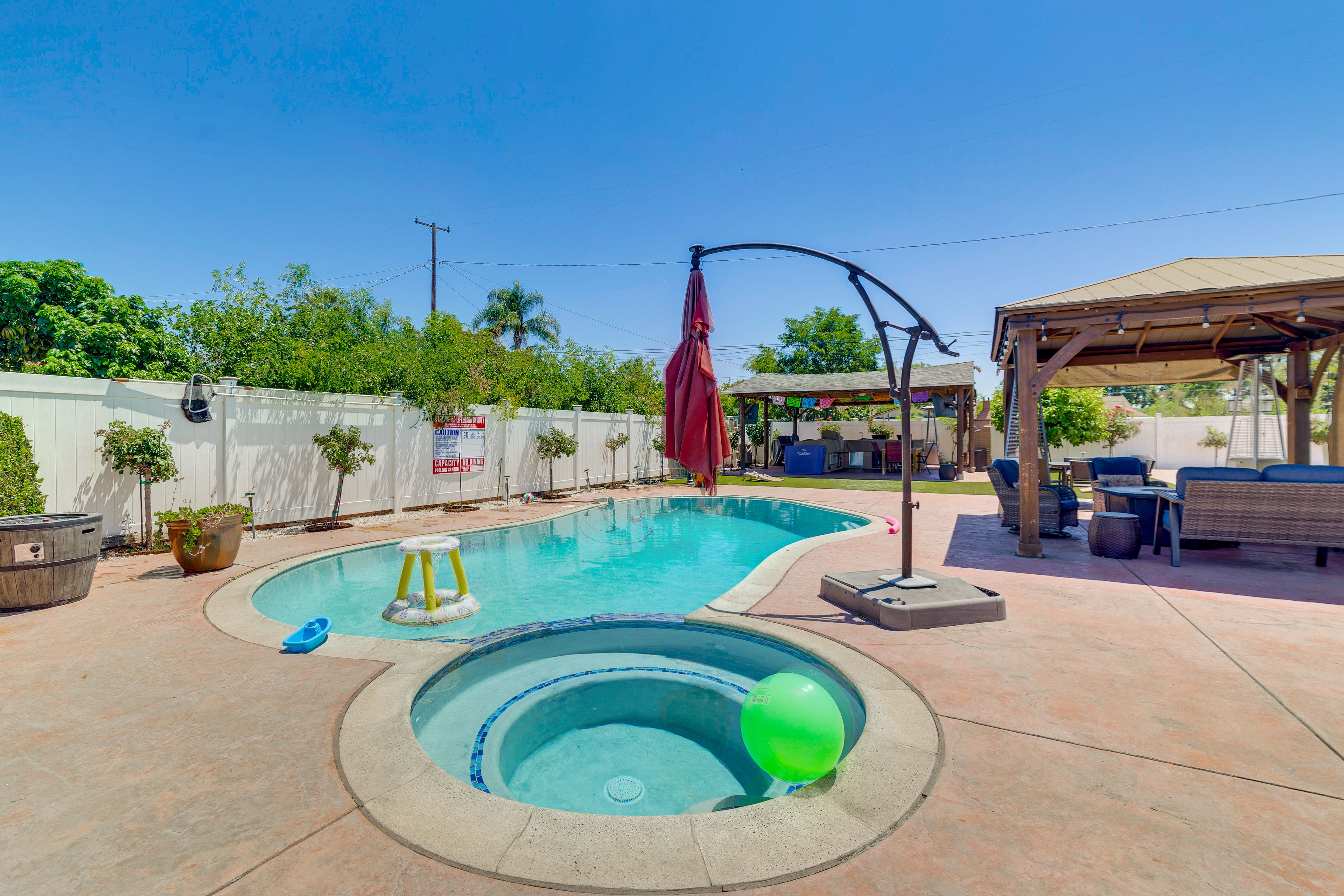 Pool | Hot Tub