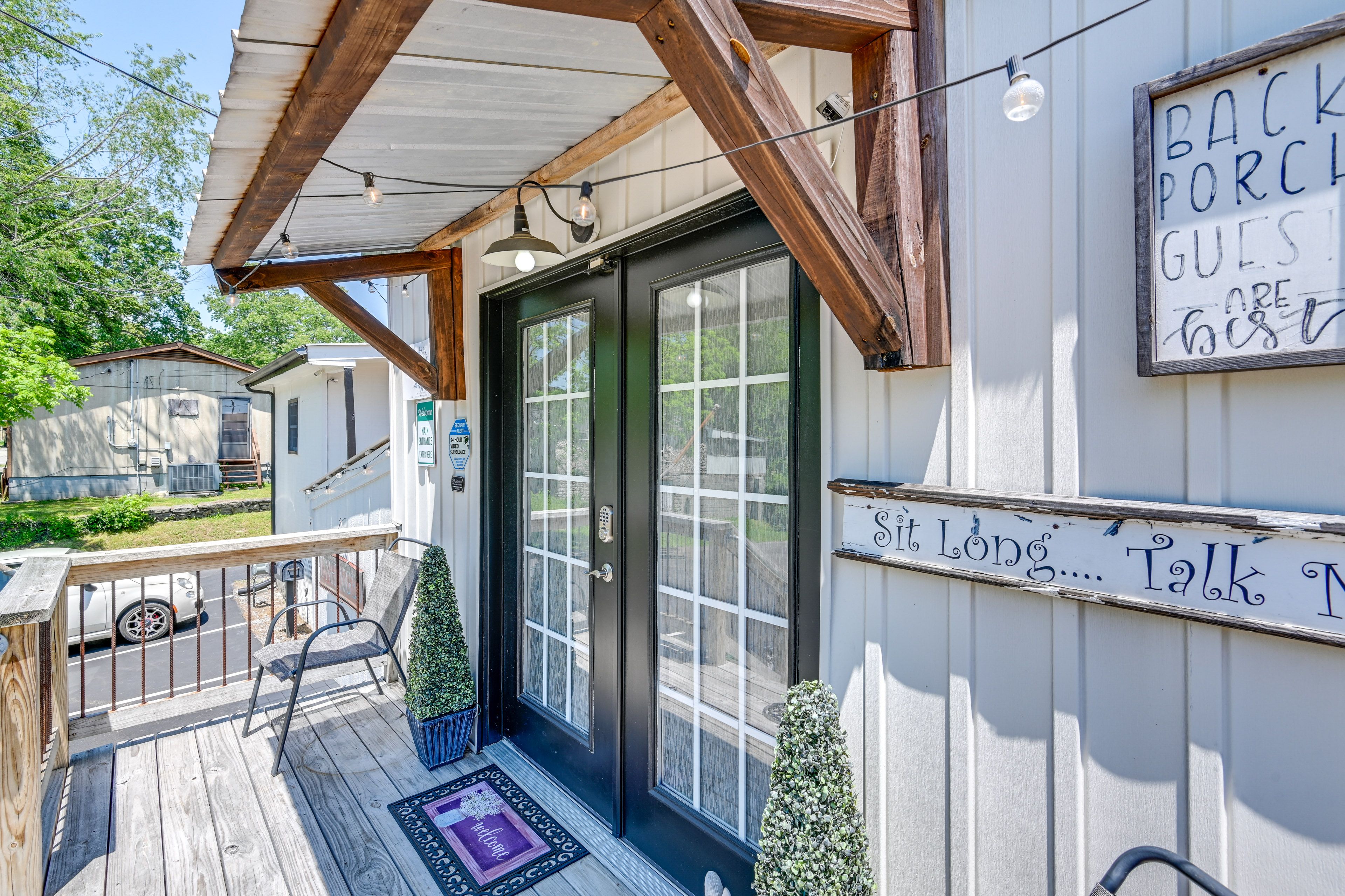 Deck | Outdoor Seating