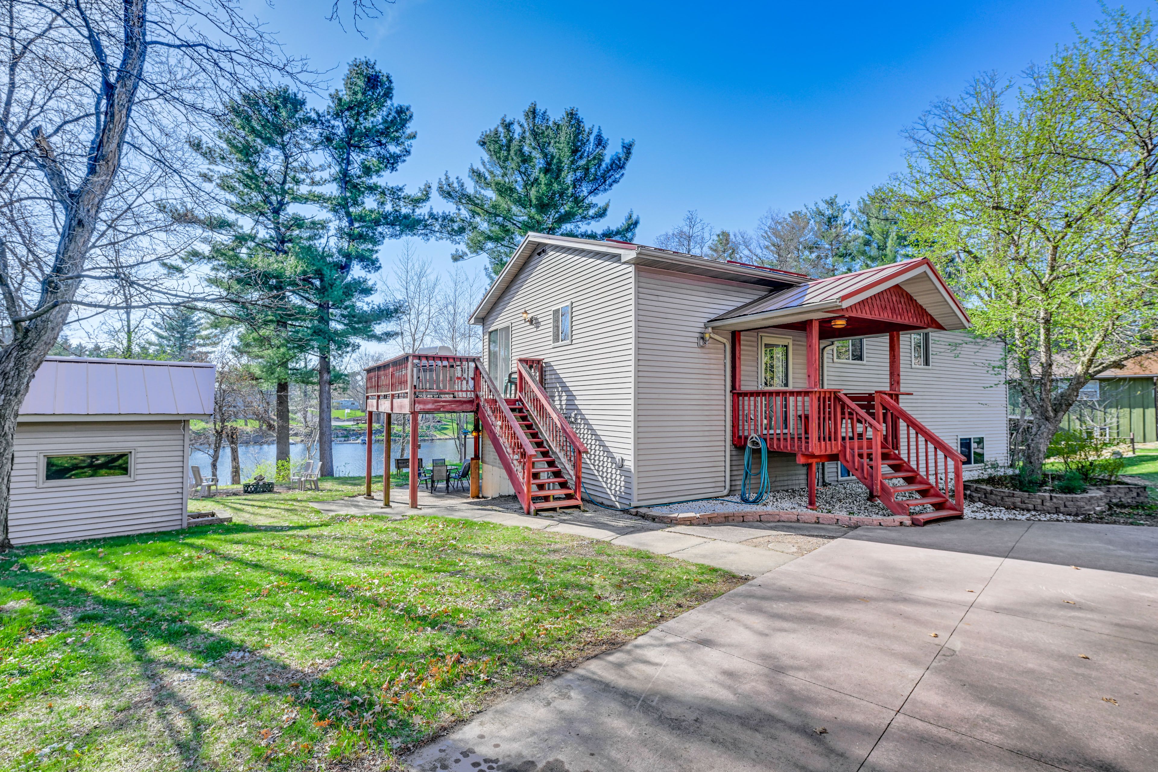 Parking | Driveway (5 Vehicles) | Free Street Parking | Trailer Parking Allowed
