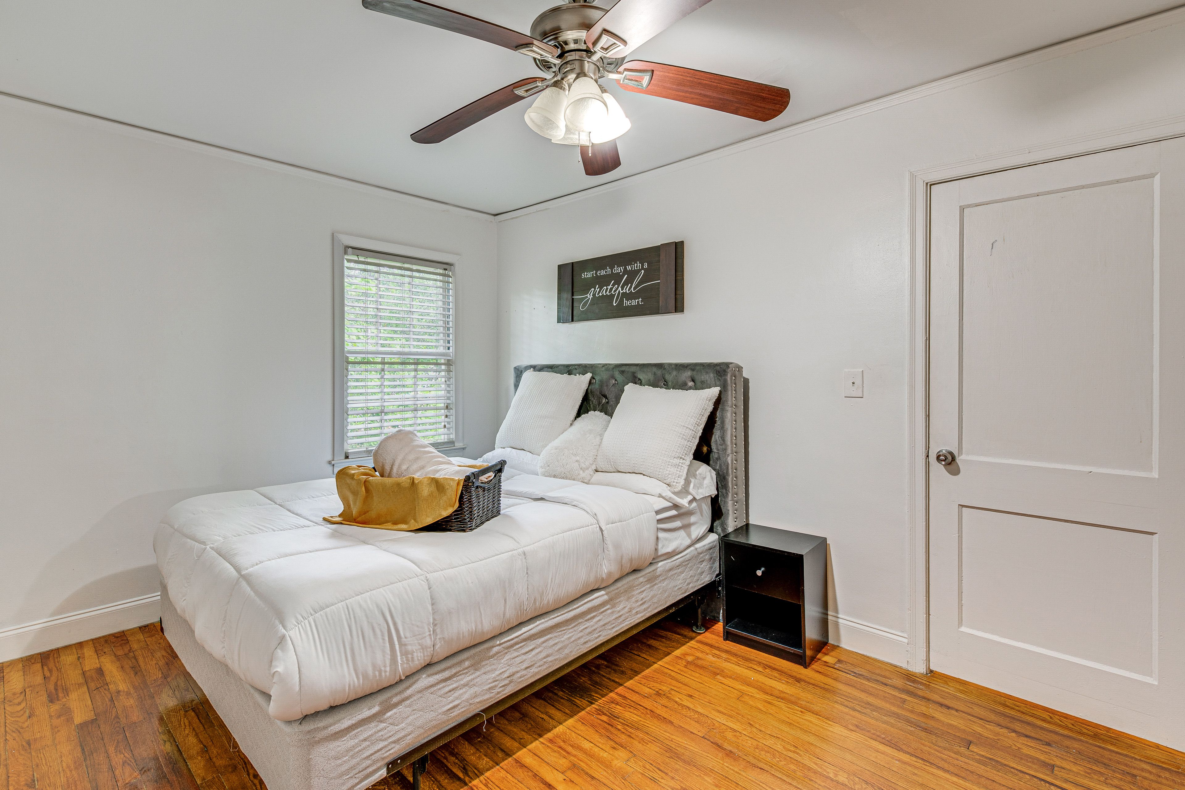Bedroom 3 | Queen Bed | Smart TV