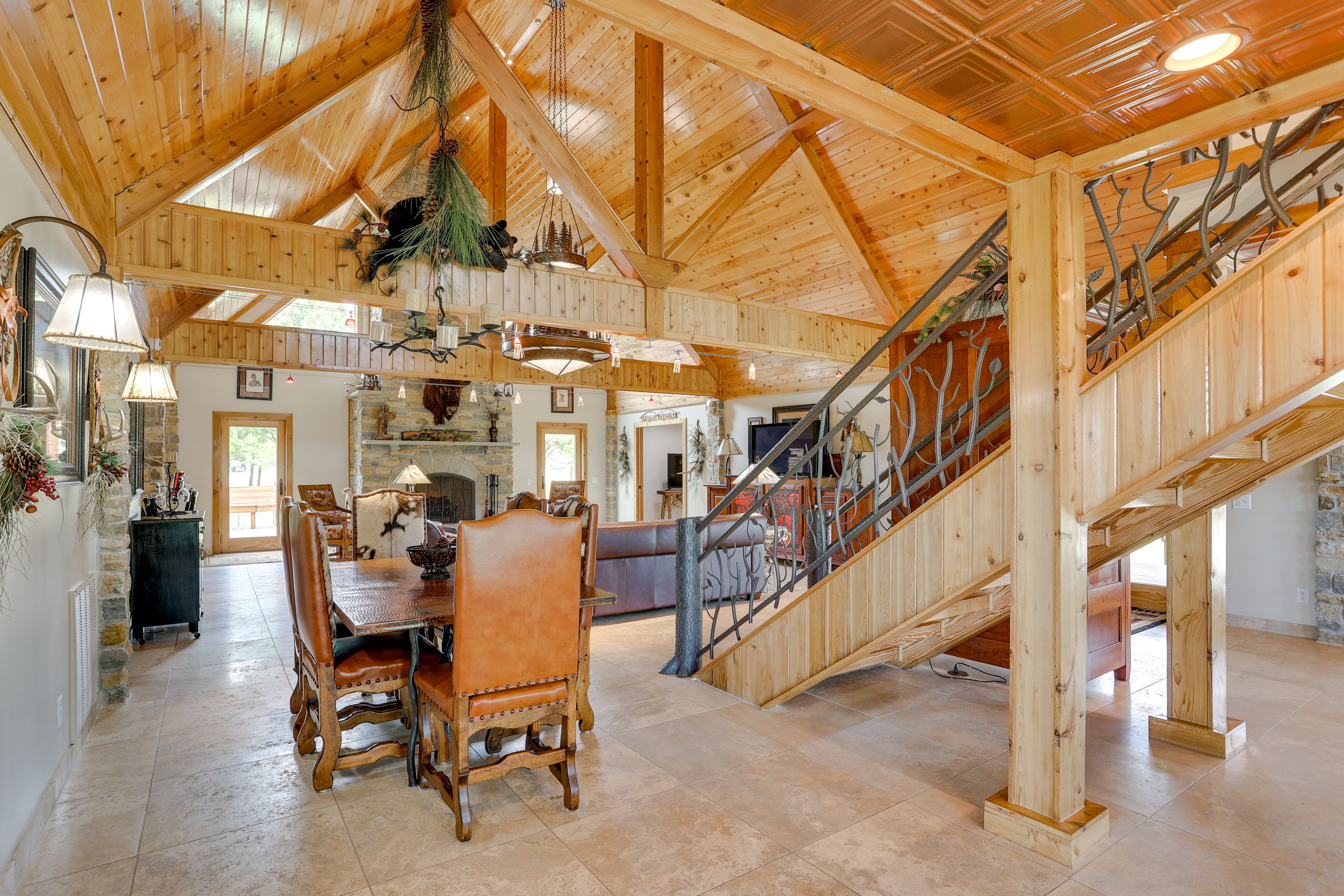Dining Area | Dishware/Flatware Provided | Main Floor
