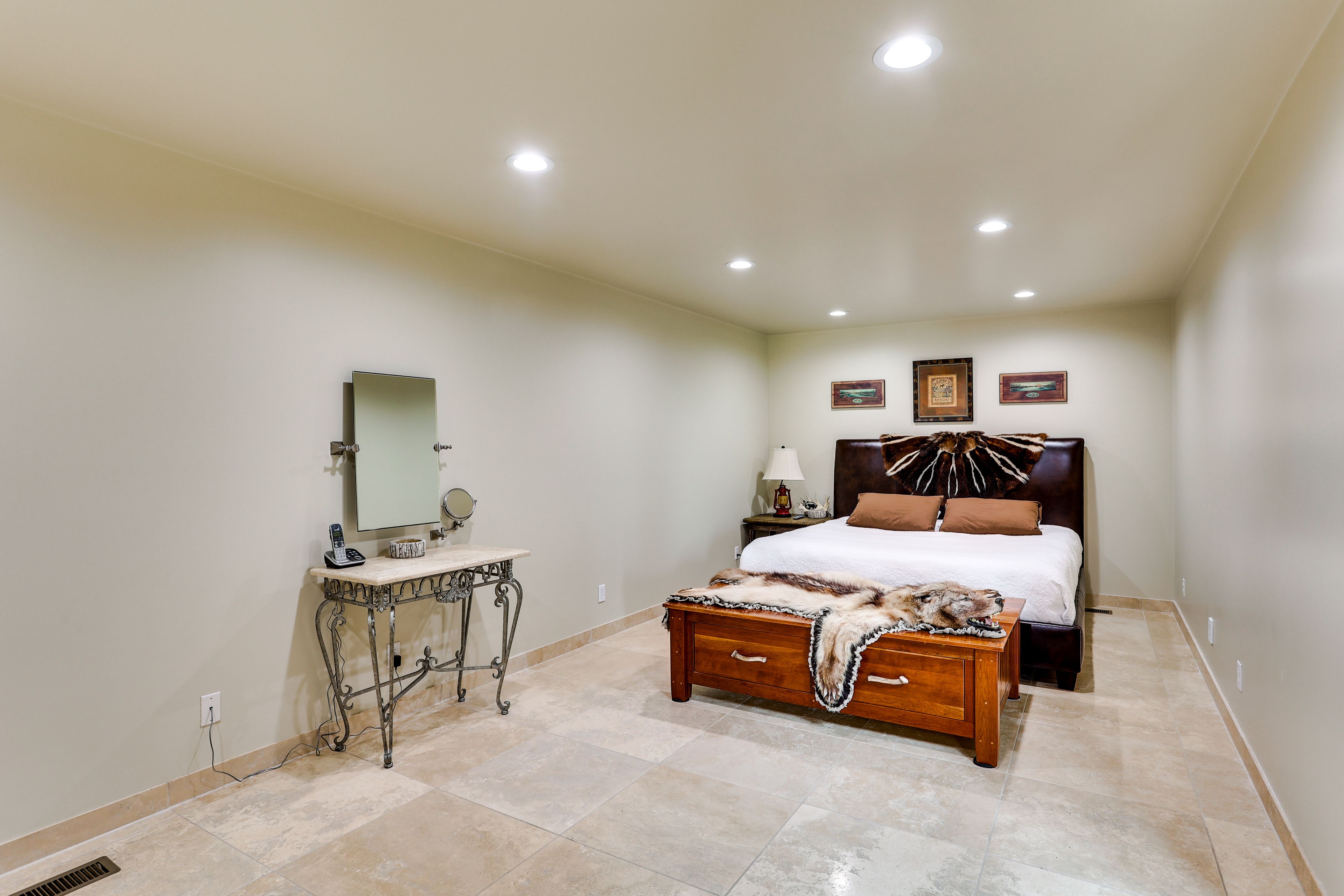 Bedroom | King Bed | Smart TV | Vanity Space | Main Floor