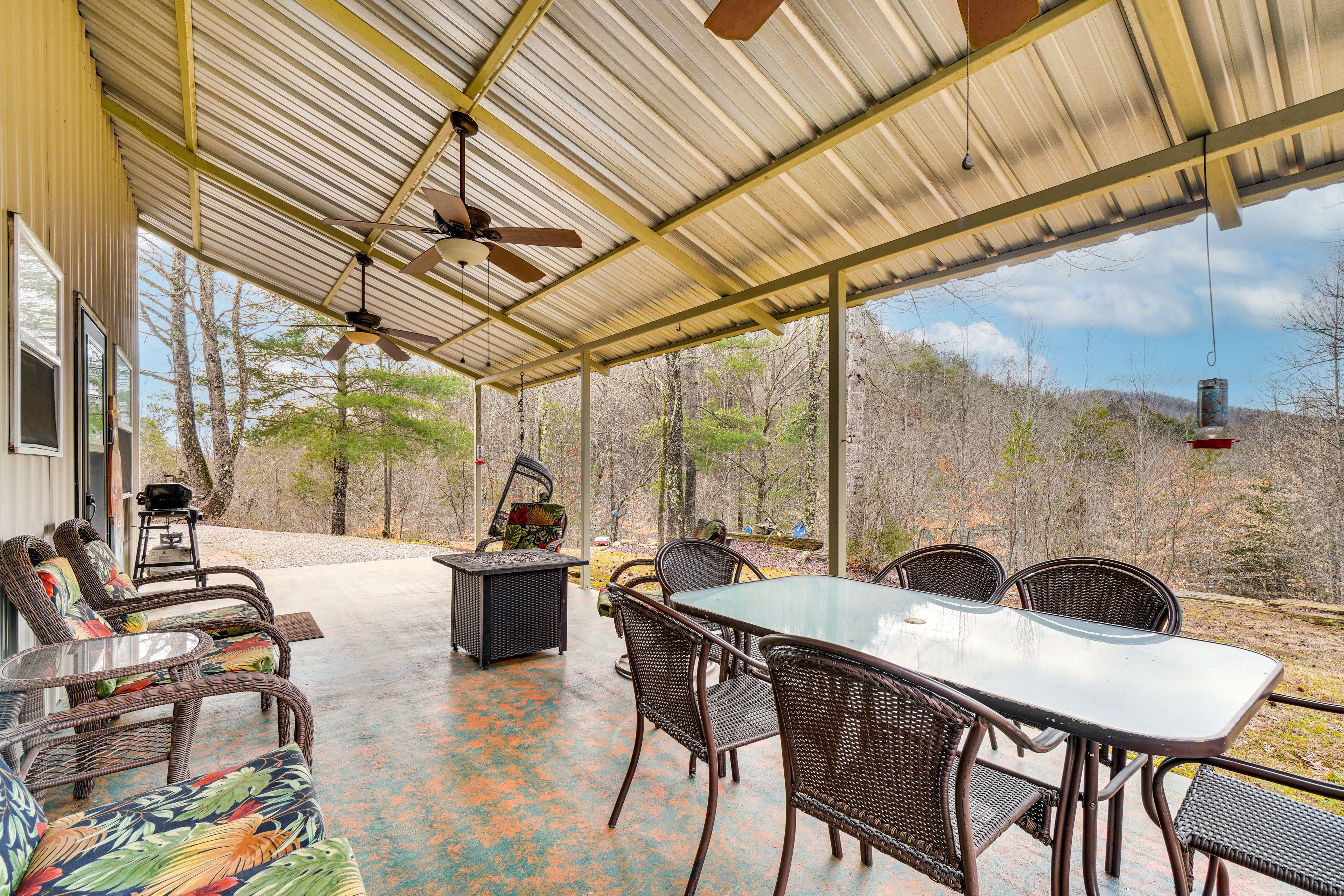Covered Patio | Gas Grill