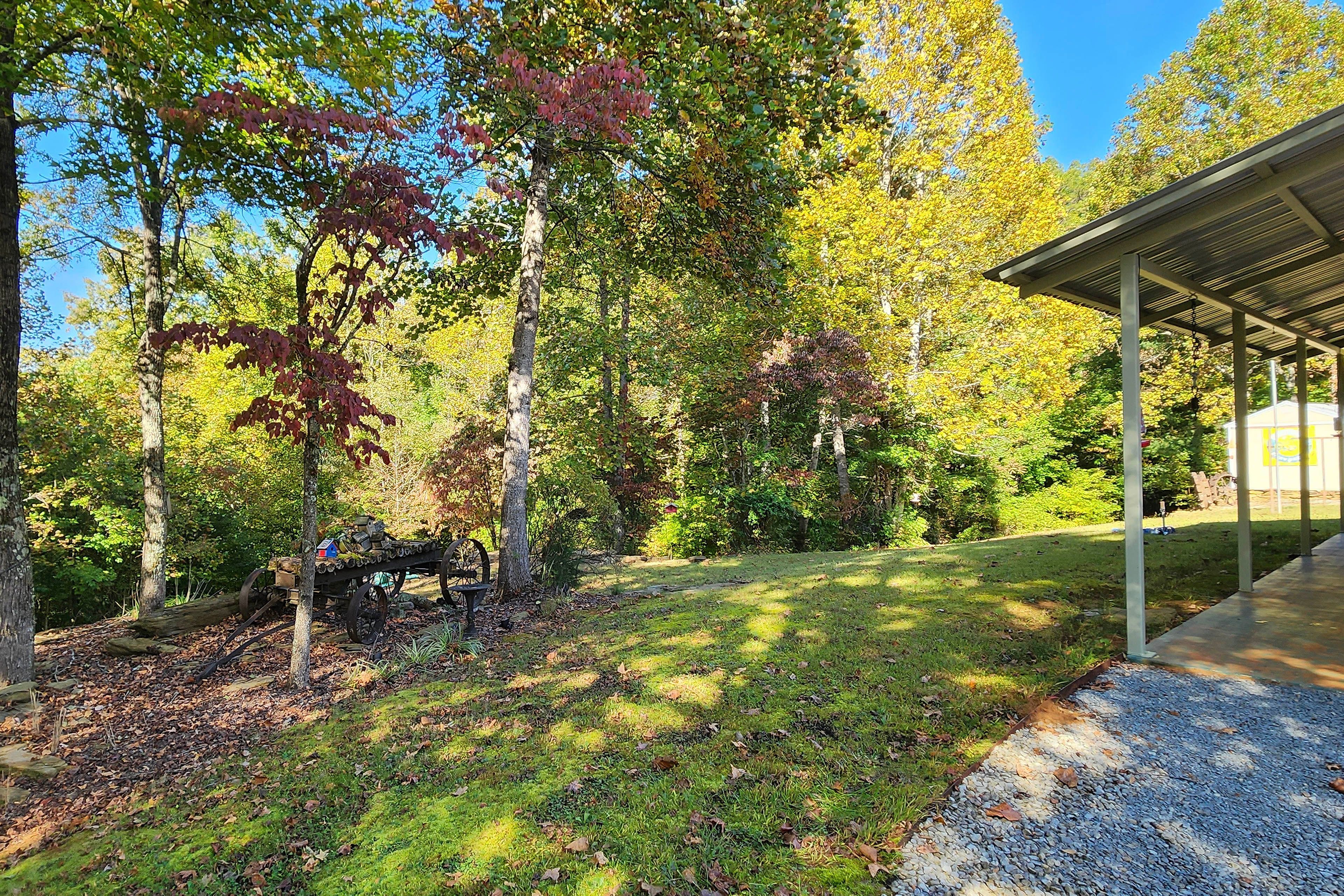 Property Exterior | Driveway (4 Vehicles)