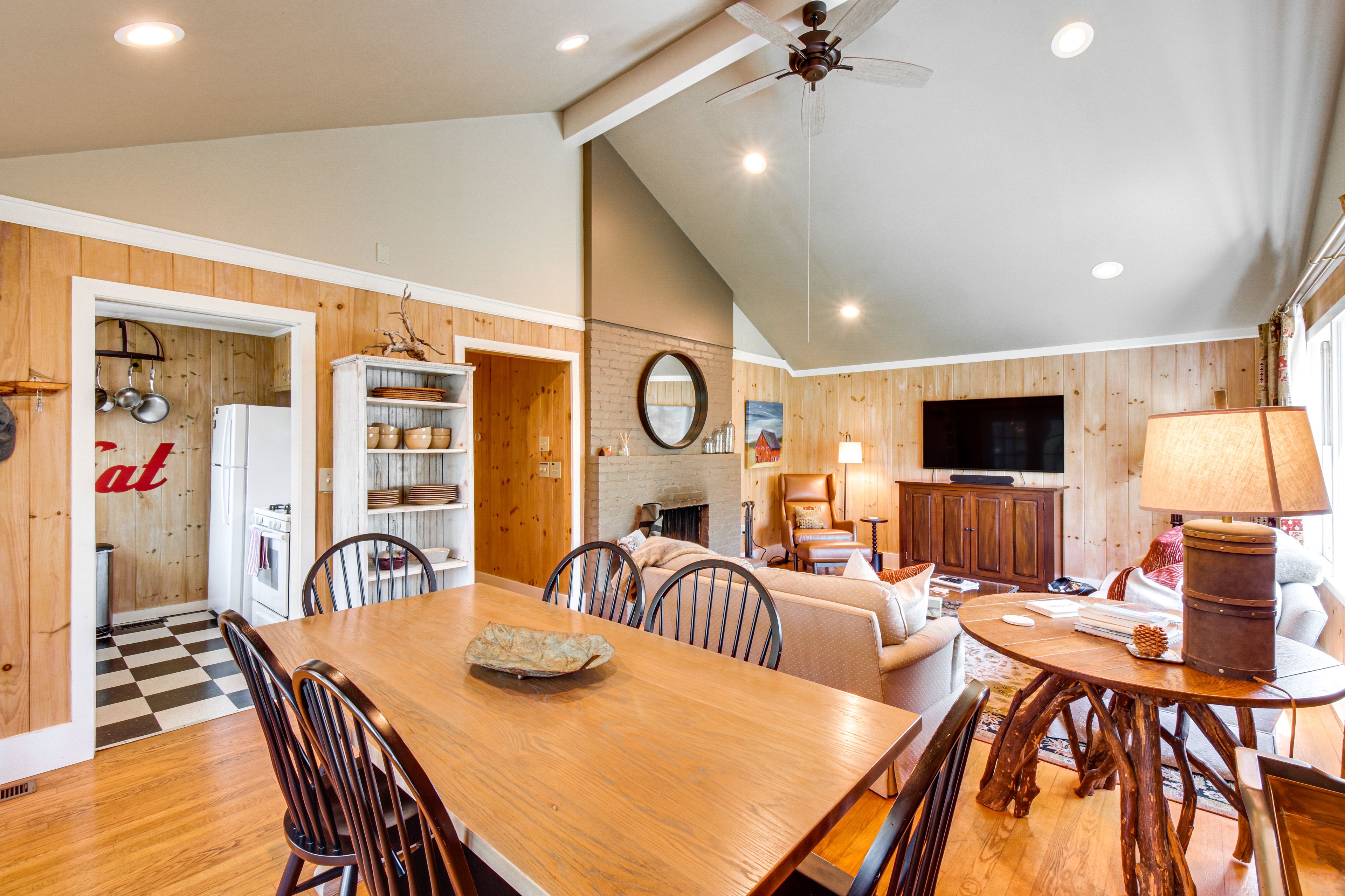Dining Area | Dishware & Flatware | Trash Bags & Paper Towels
