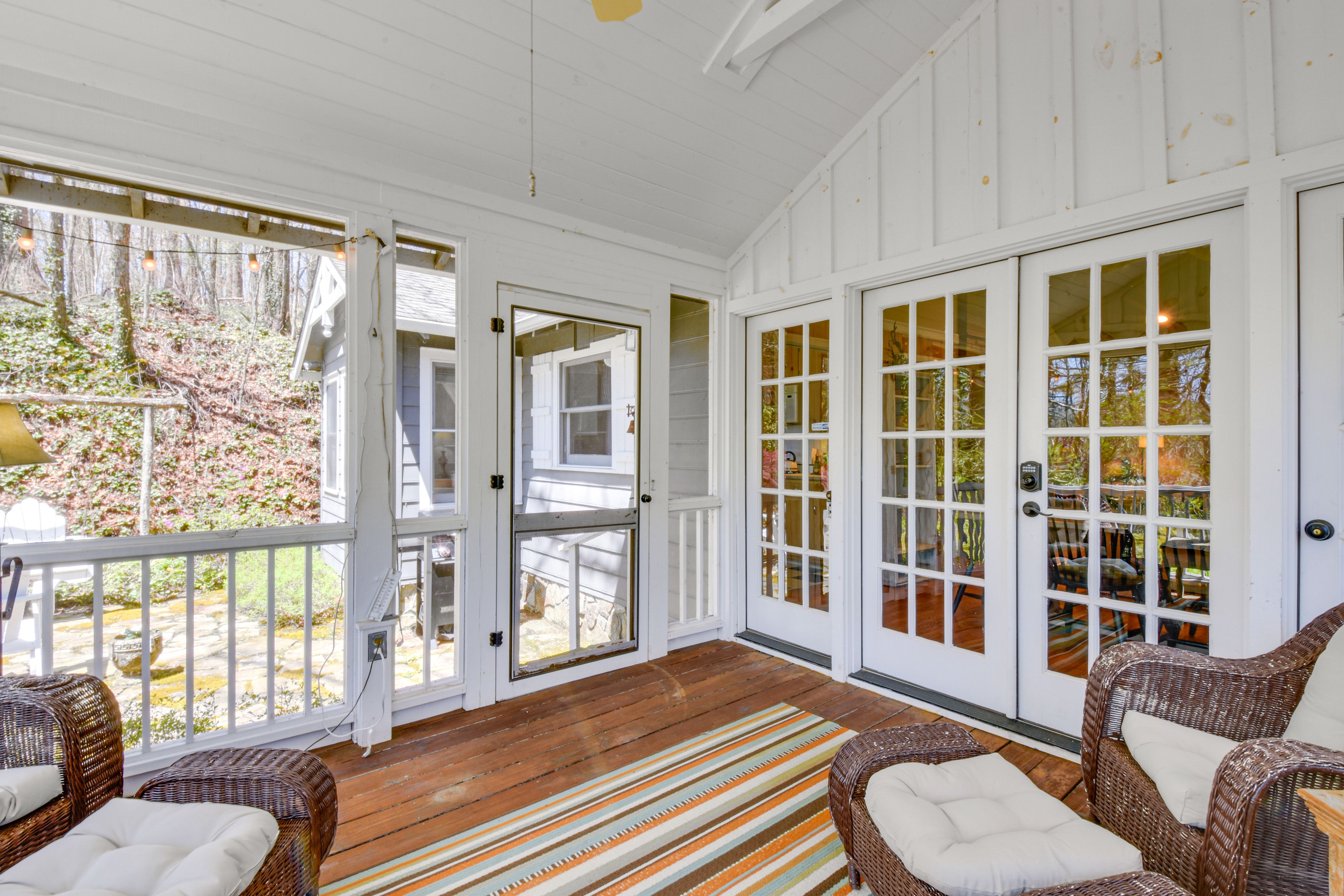 Screened-In Porch