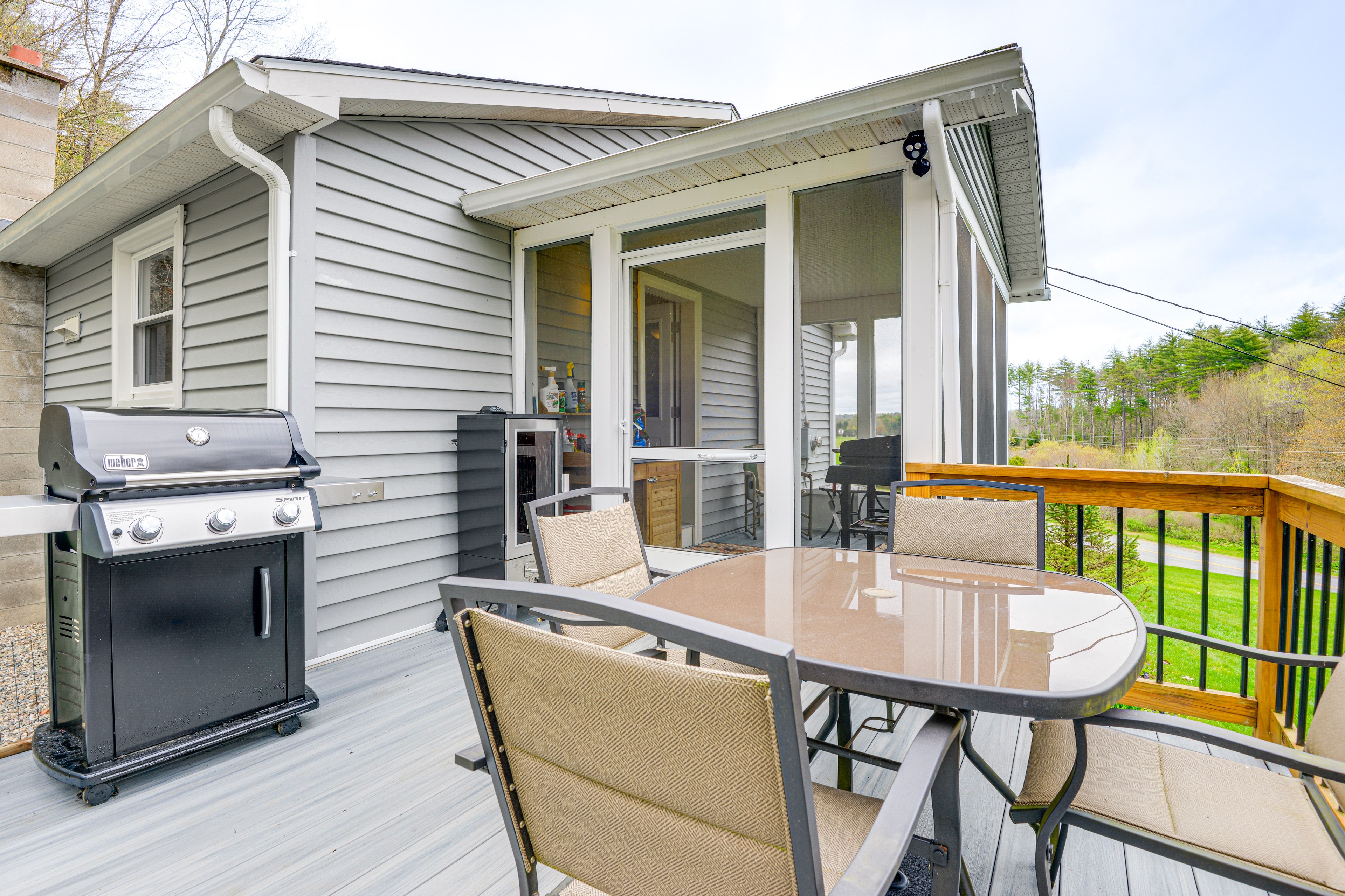 Private Deck | Gas Grill | Outdoor Dining Area