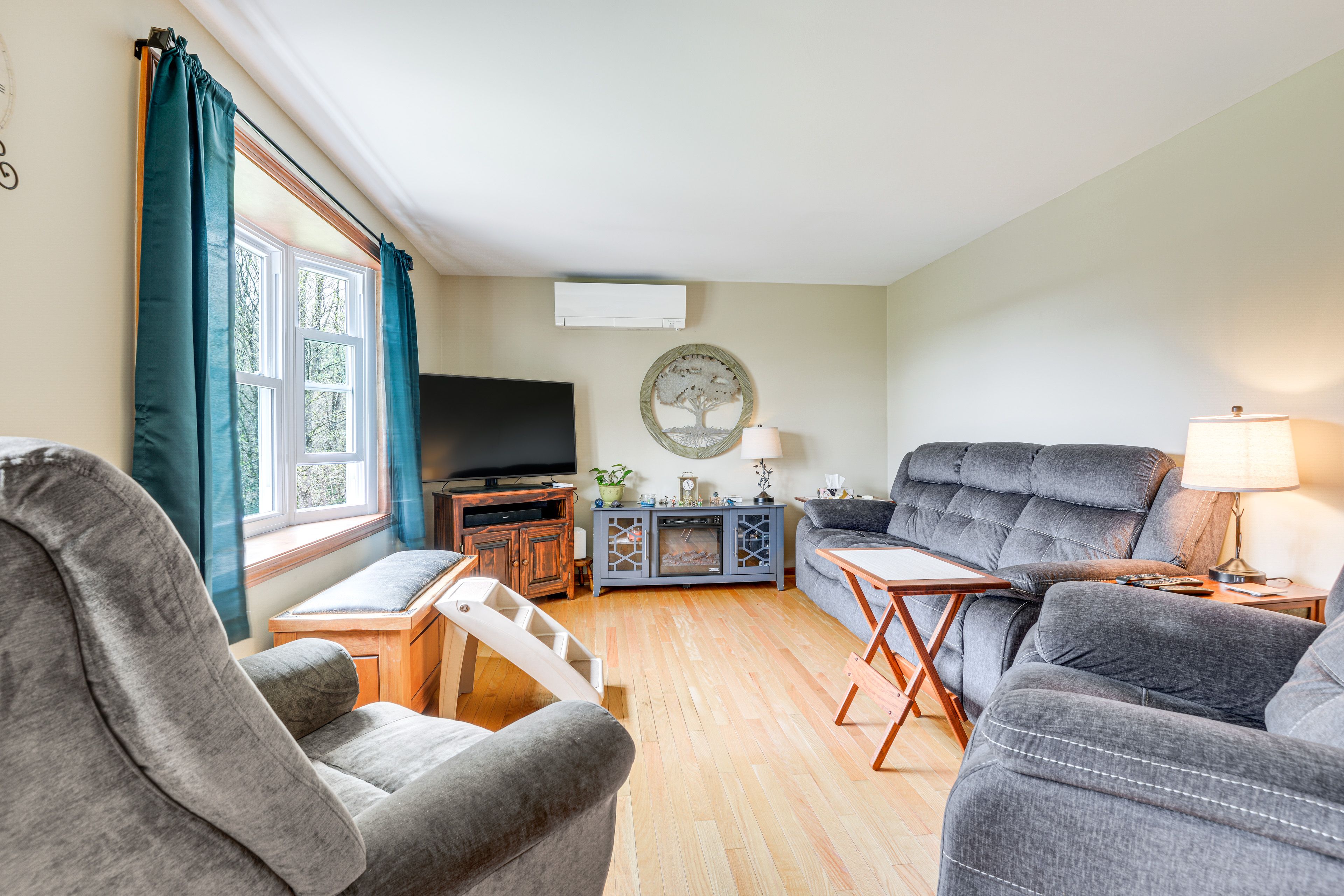Living Room | Free WiFi