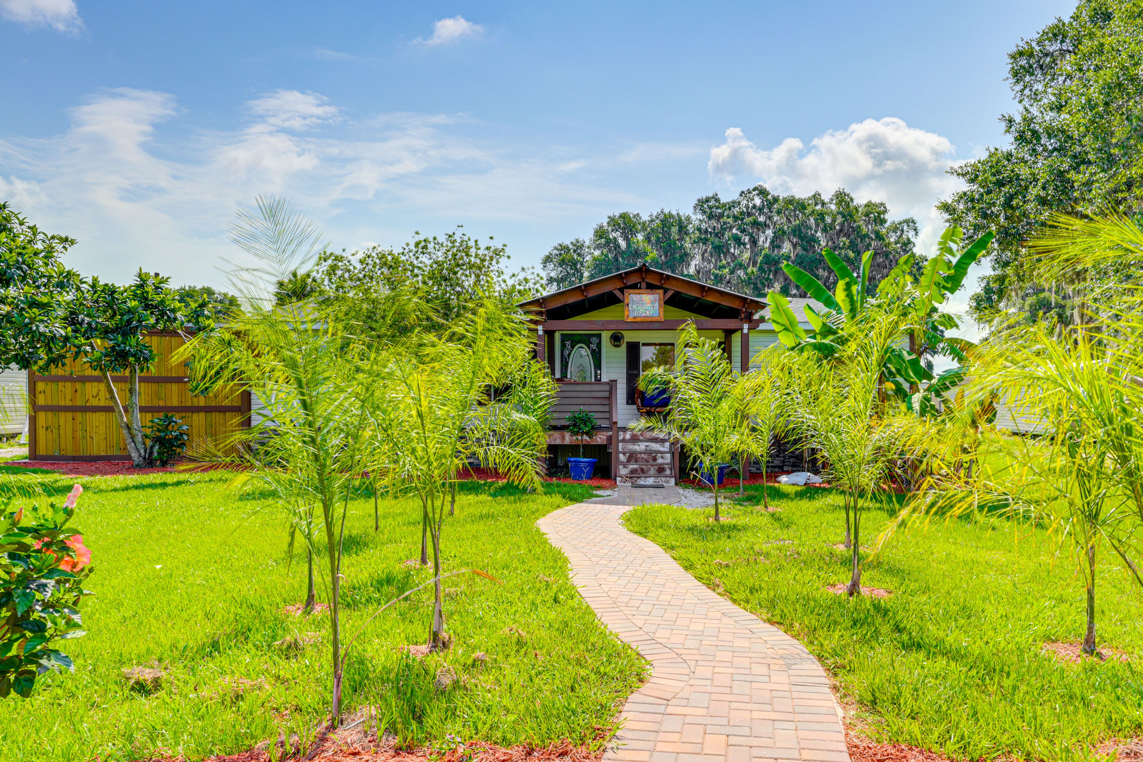 Exterior | Driveway (3 Vehicles)