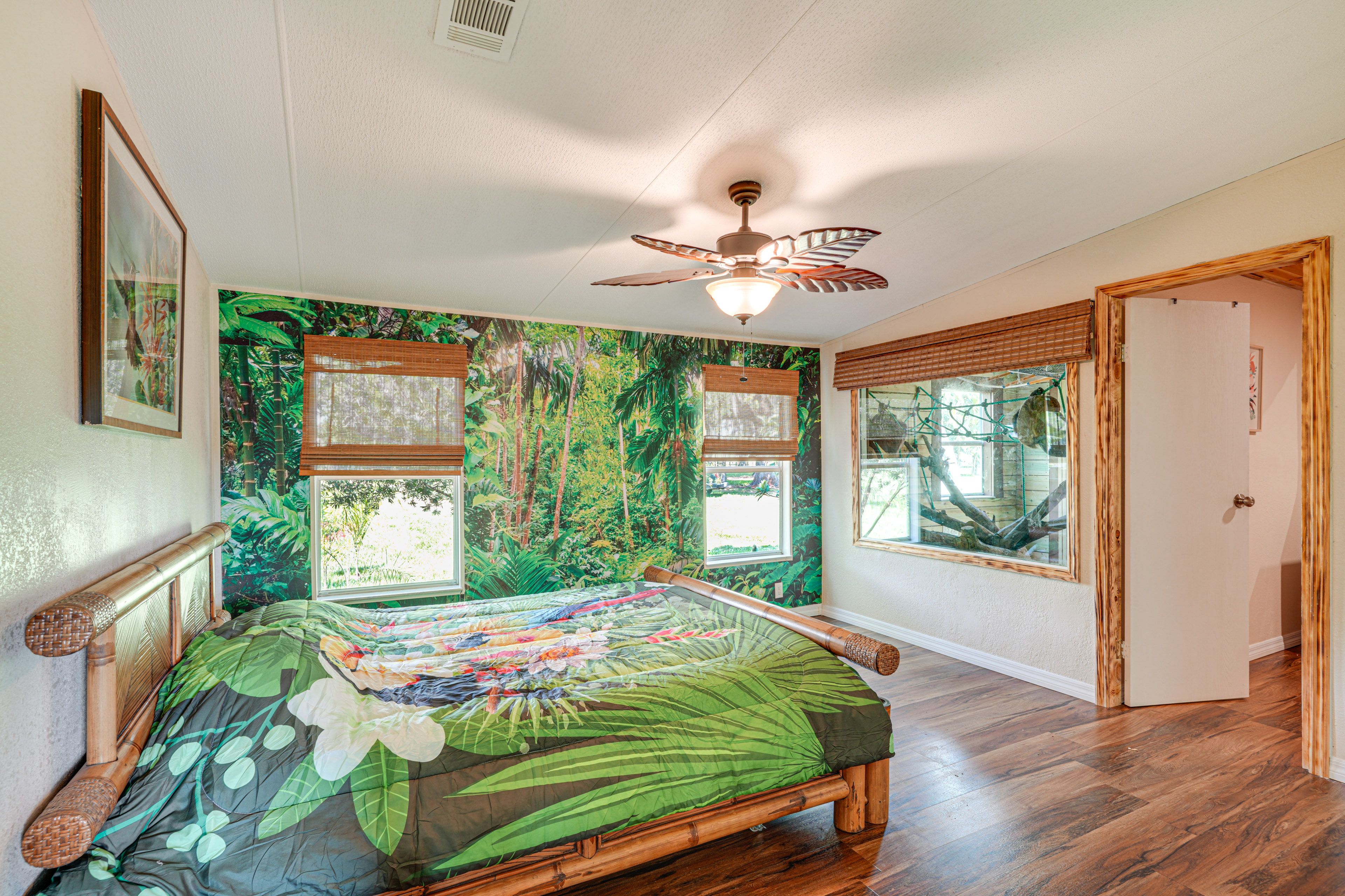 Bedroom 1 | Queen Bed | Sloth Viewing Window