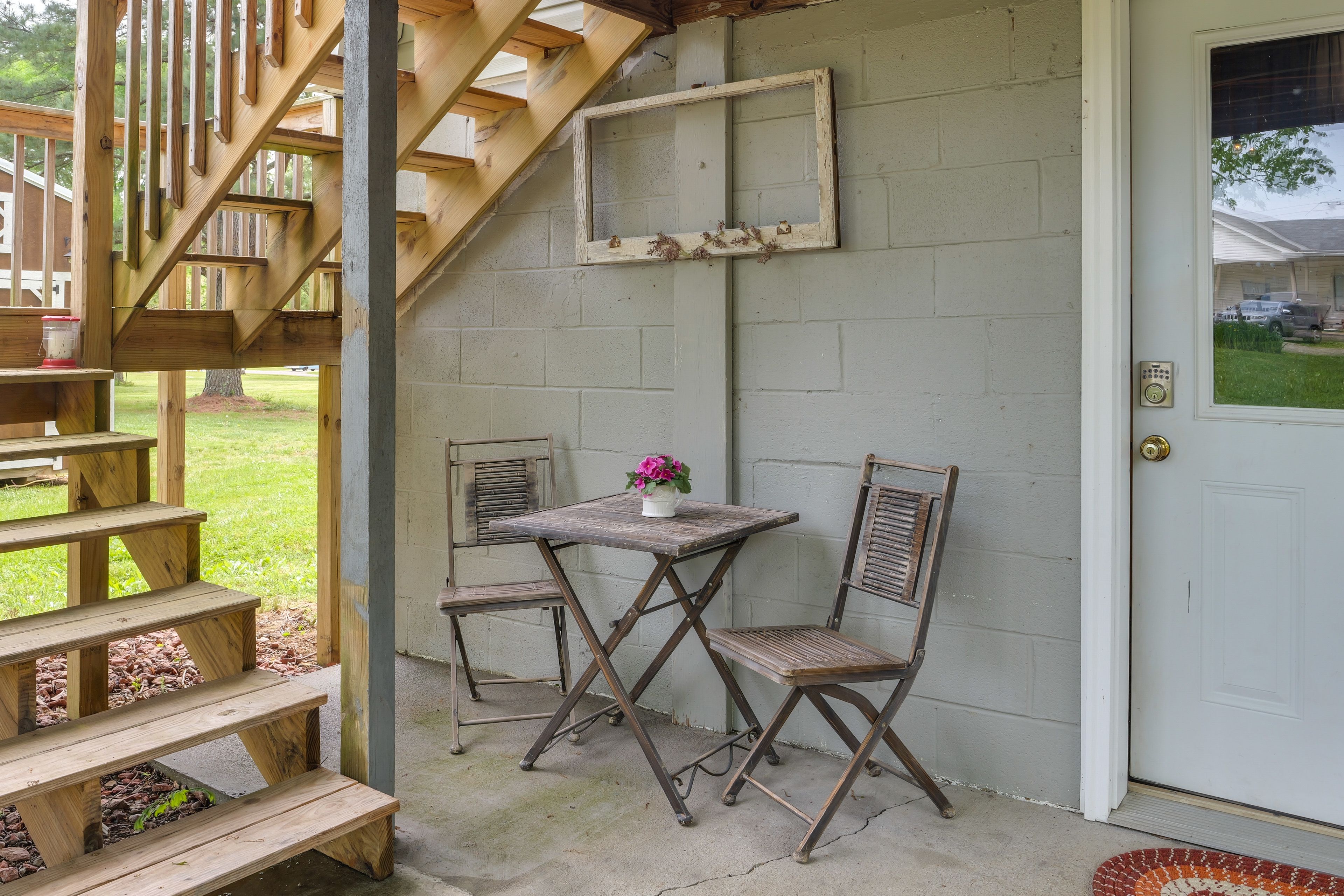 Home Exterior | Private Entrance