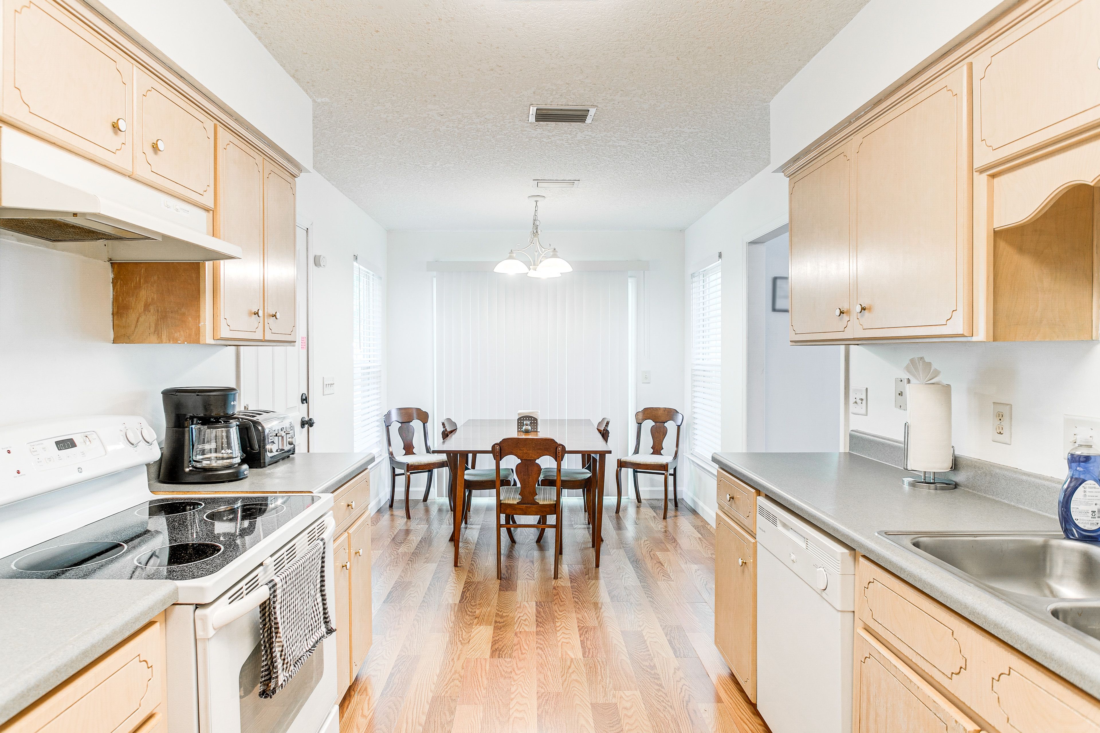 Kitchen/Dining Area | Drip Coffee Maker | Dishwasher | Cooking Basics