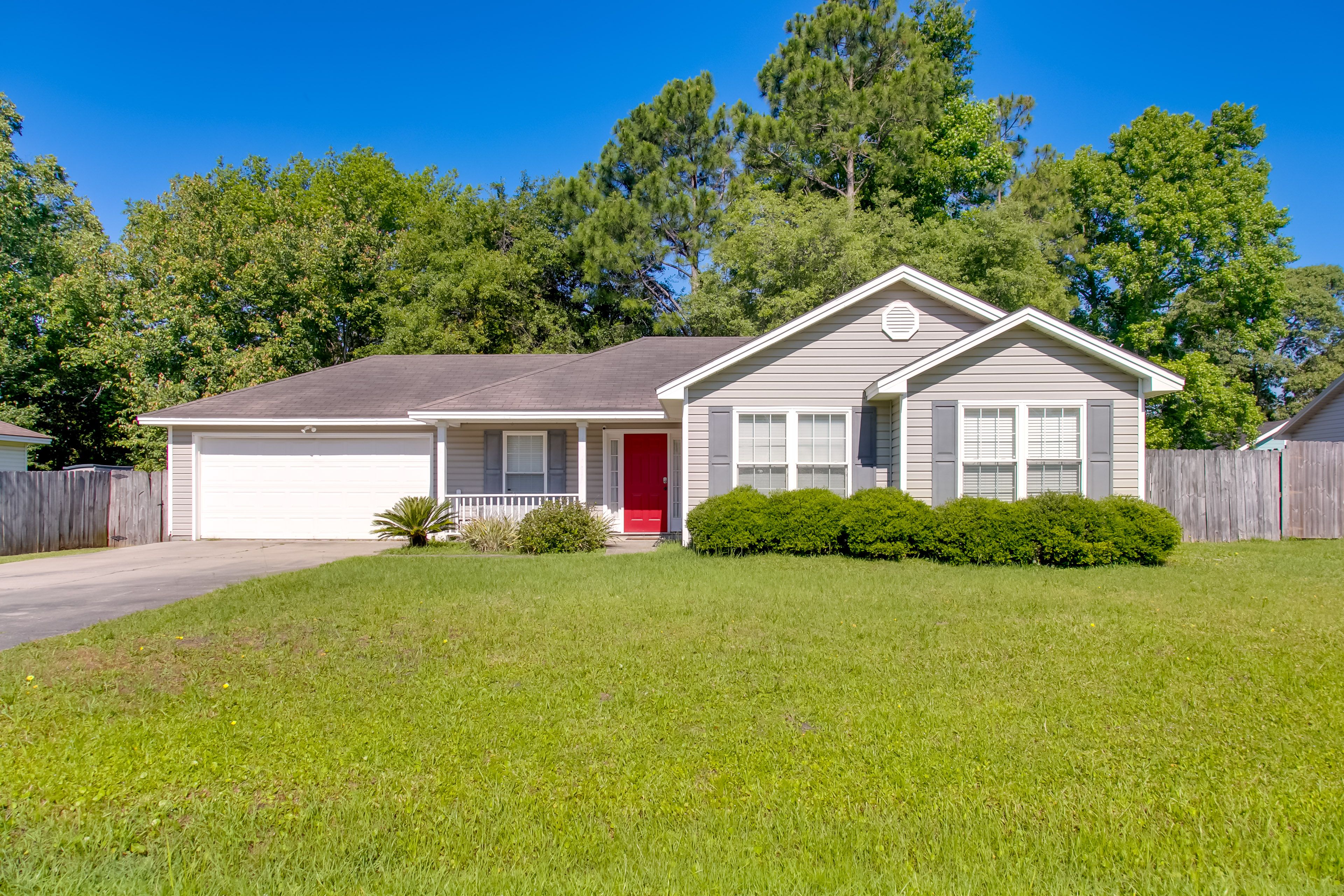 Brunswick Vacation Rental | 3BR | 2BA | Half Step Required | 1,250 Sq Ft