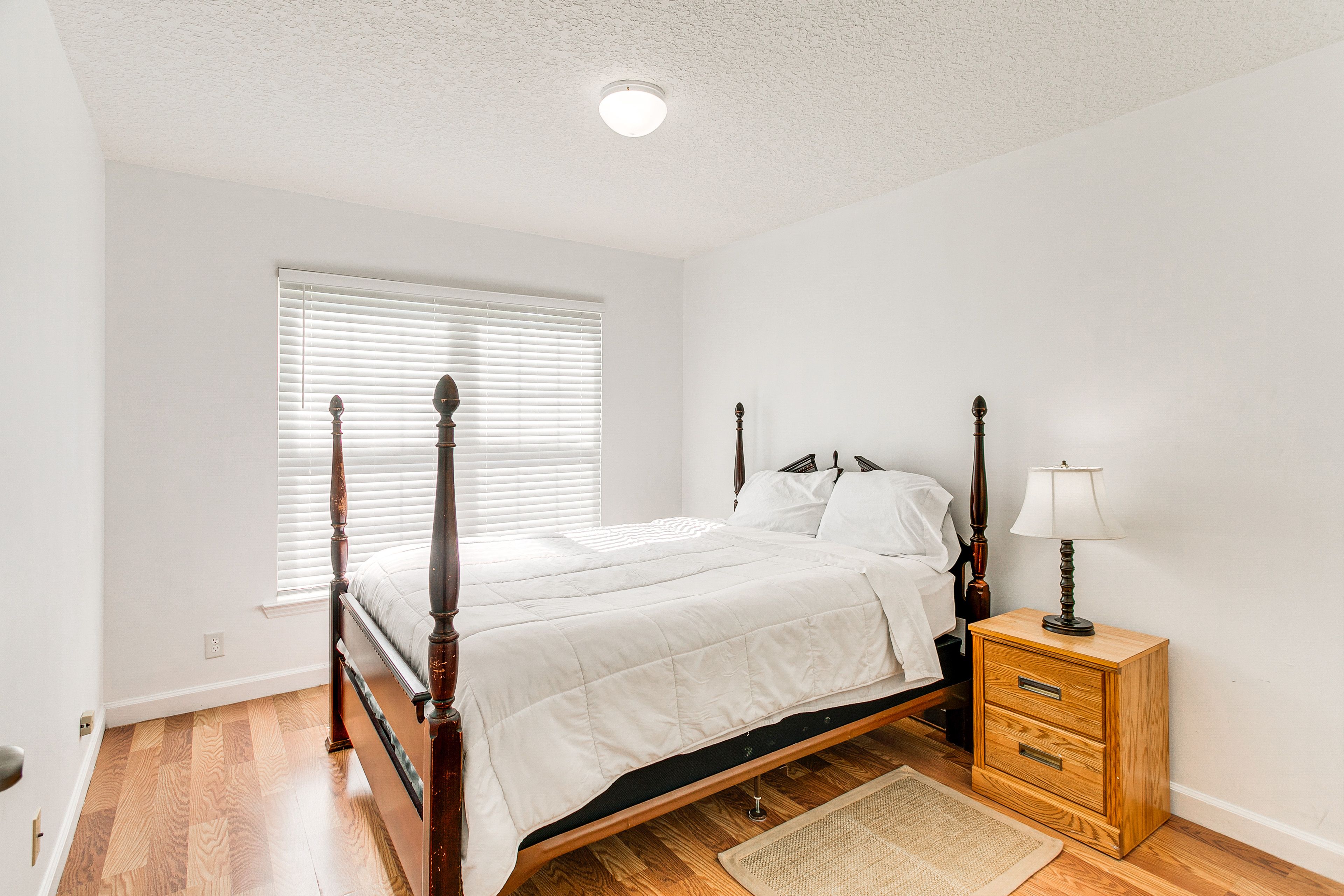 Bedroom 3 | Queen Bed