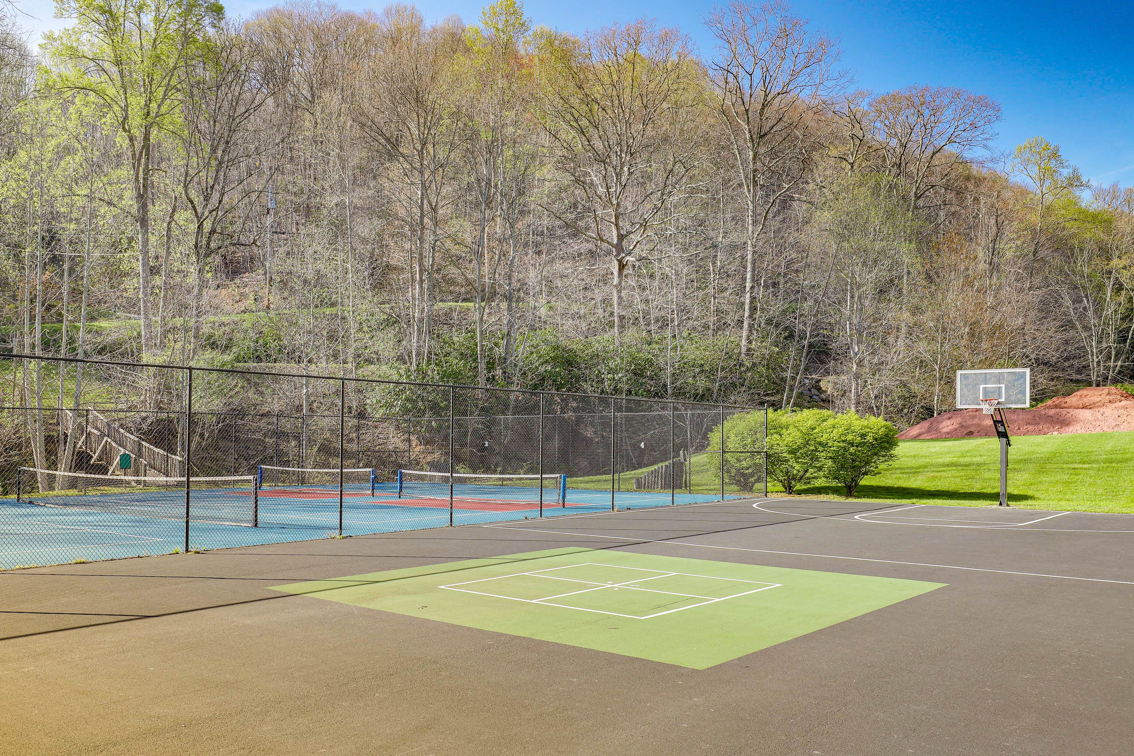 Wolf Laurel Resort | Community Amenities | Pickleball Courts | Basketball Courts