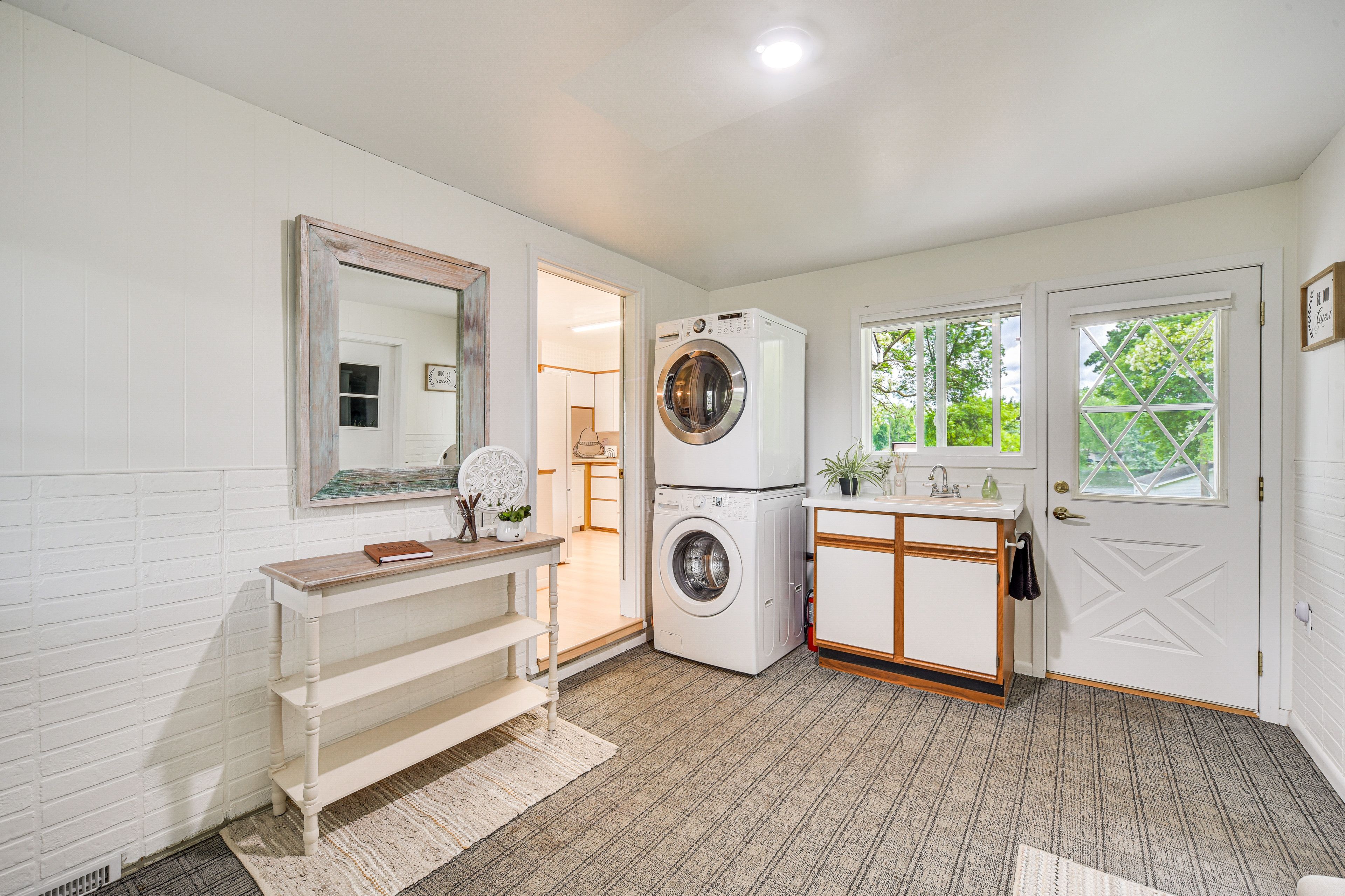 Entryway | Washer & Dryer | 1st Floor