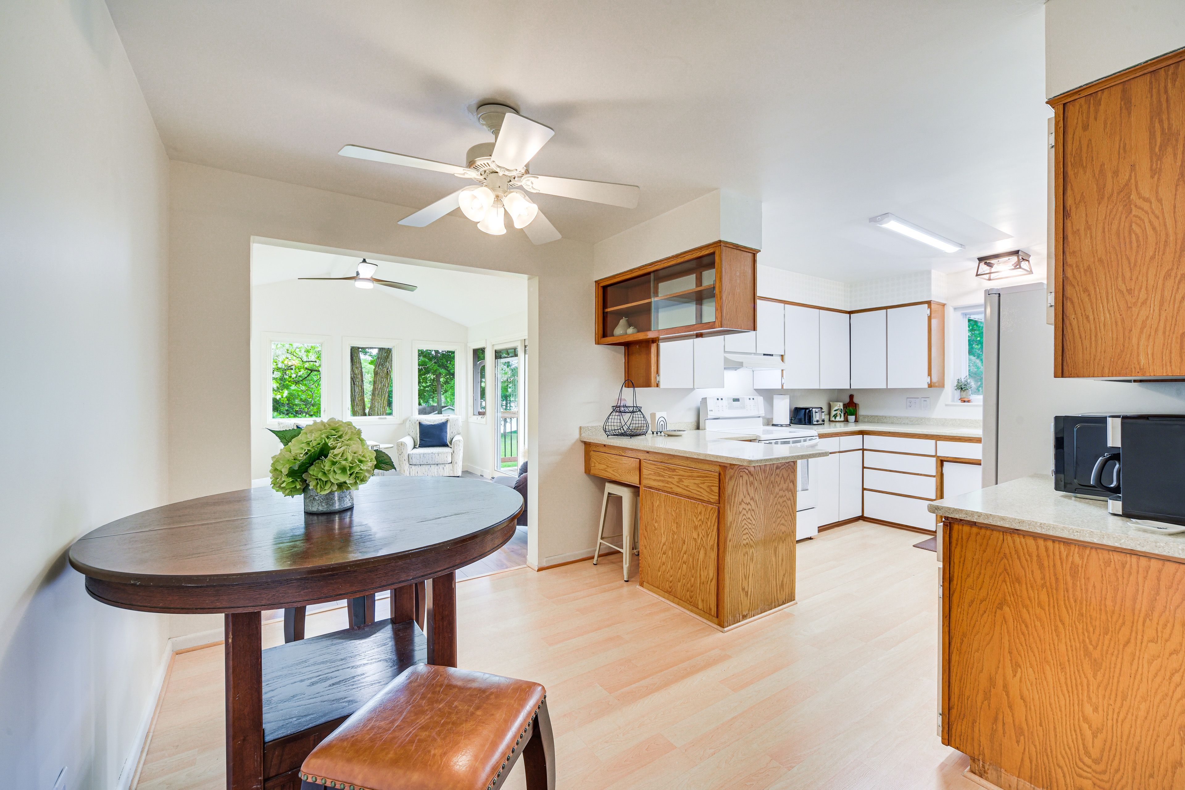 Breakfast Nook | Dishware & Flatware Provided | 1st Floor