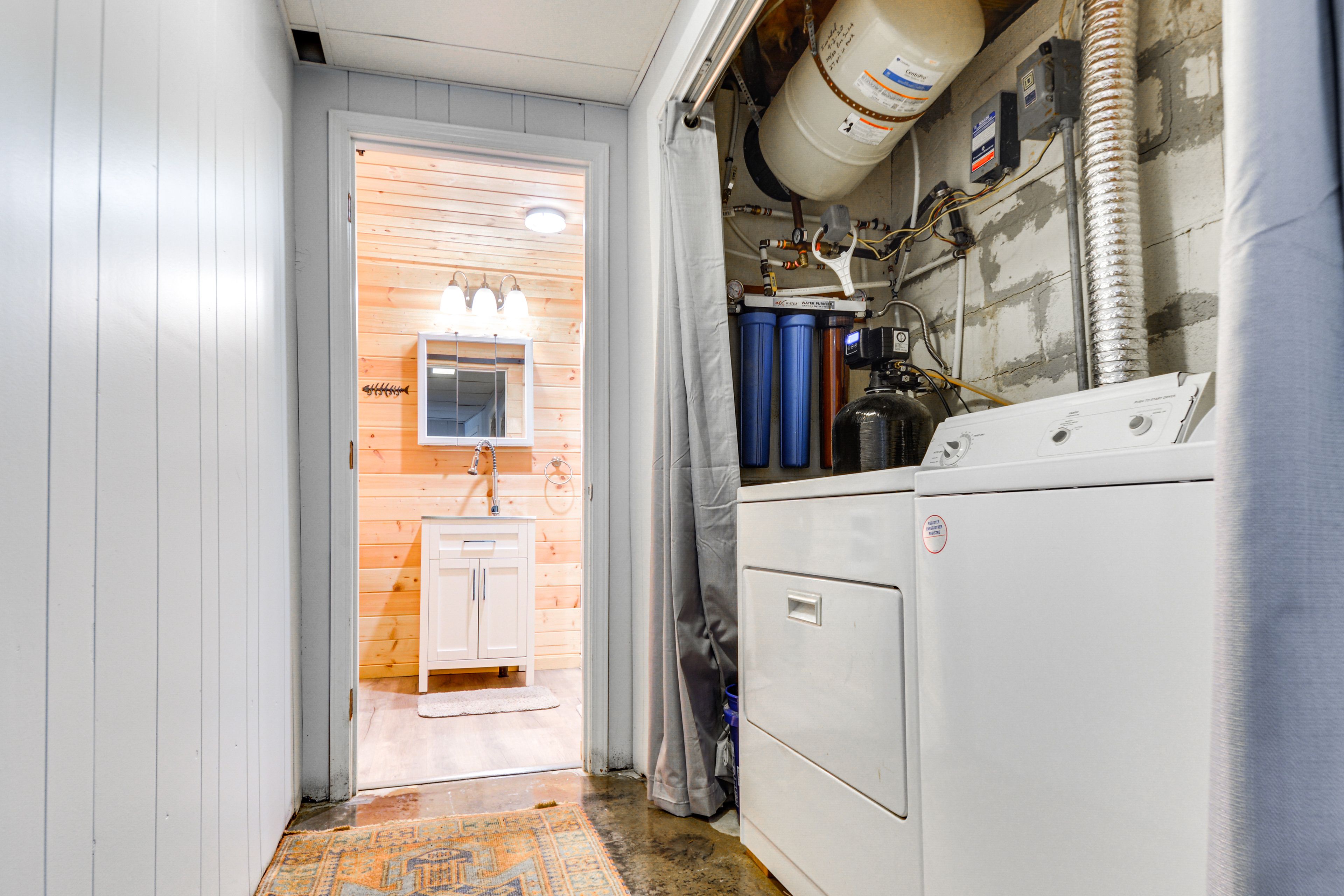 Laundry | Detergent Provided | Lower Floor