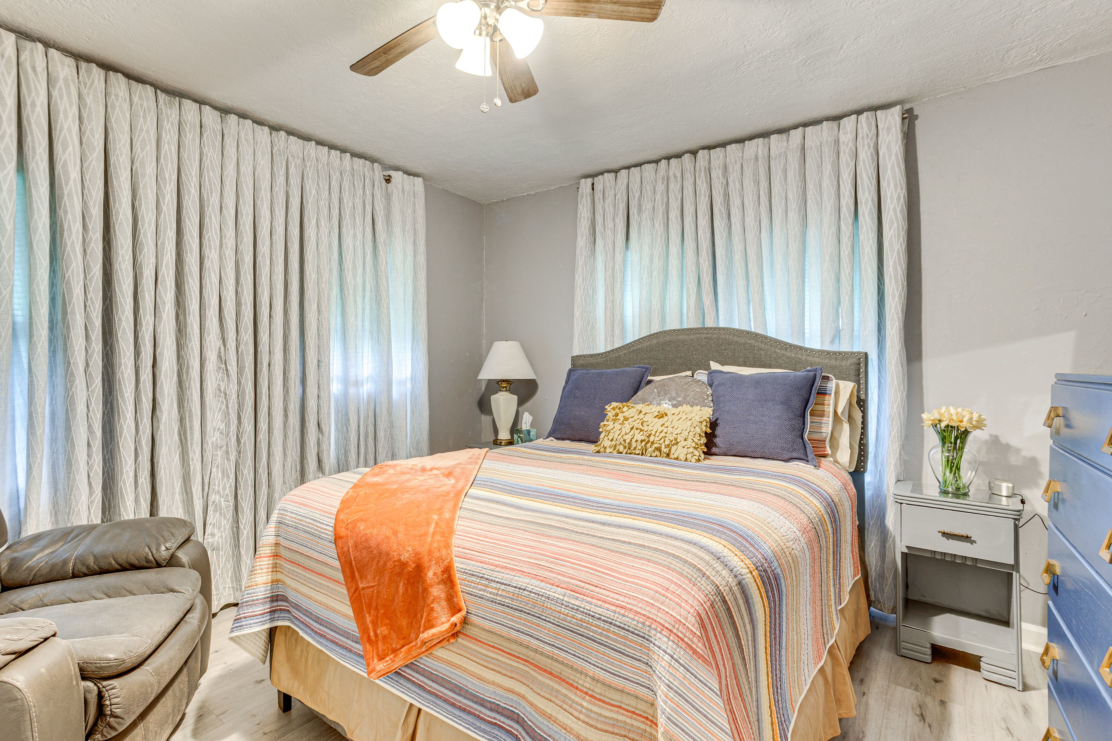 Bedroom 2 | Queen Bed