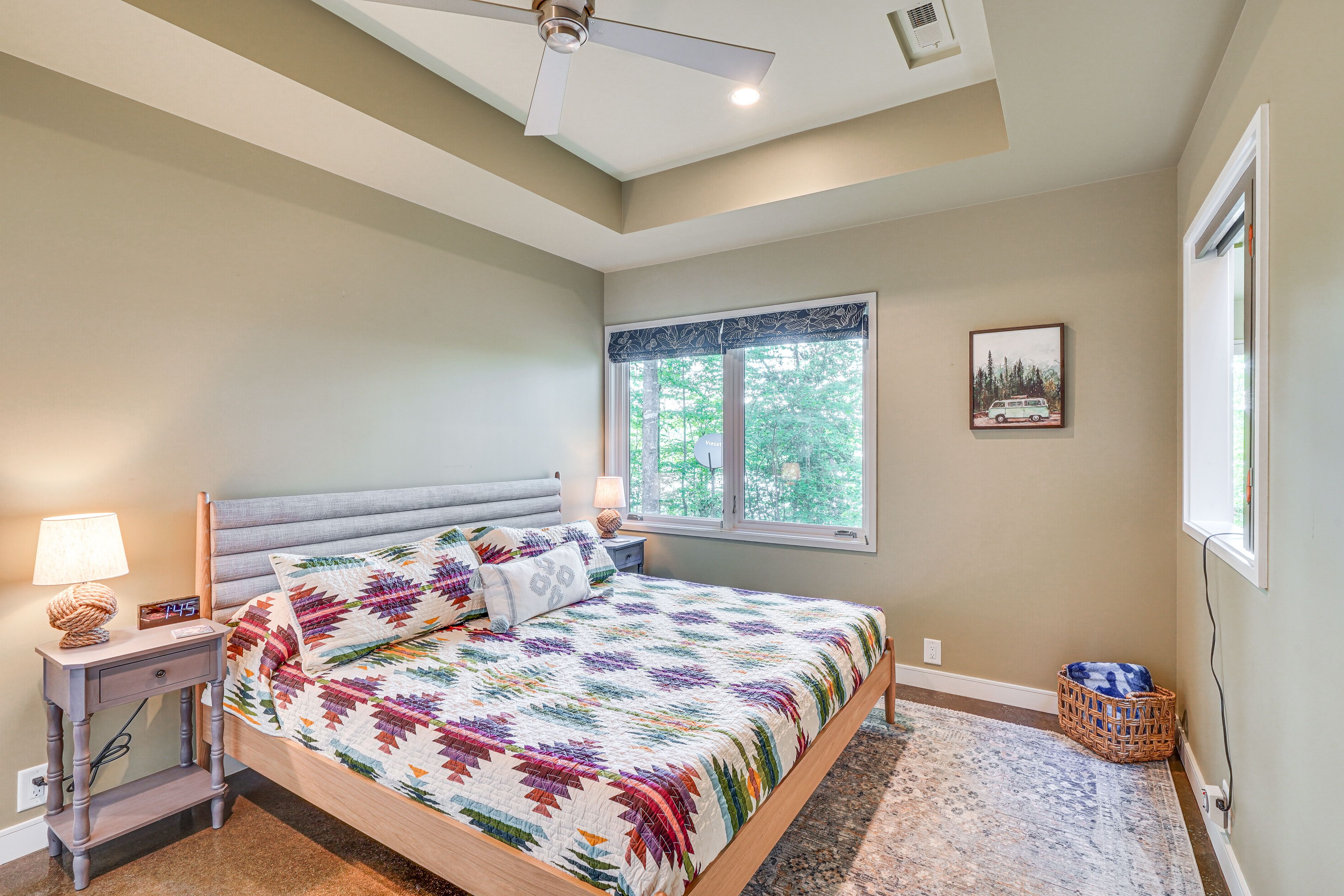 Bedroom 2 | King Bed | Basement Level
