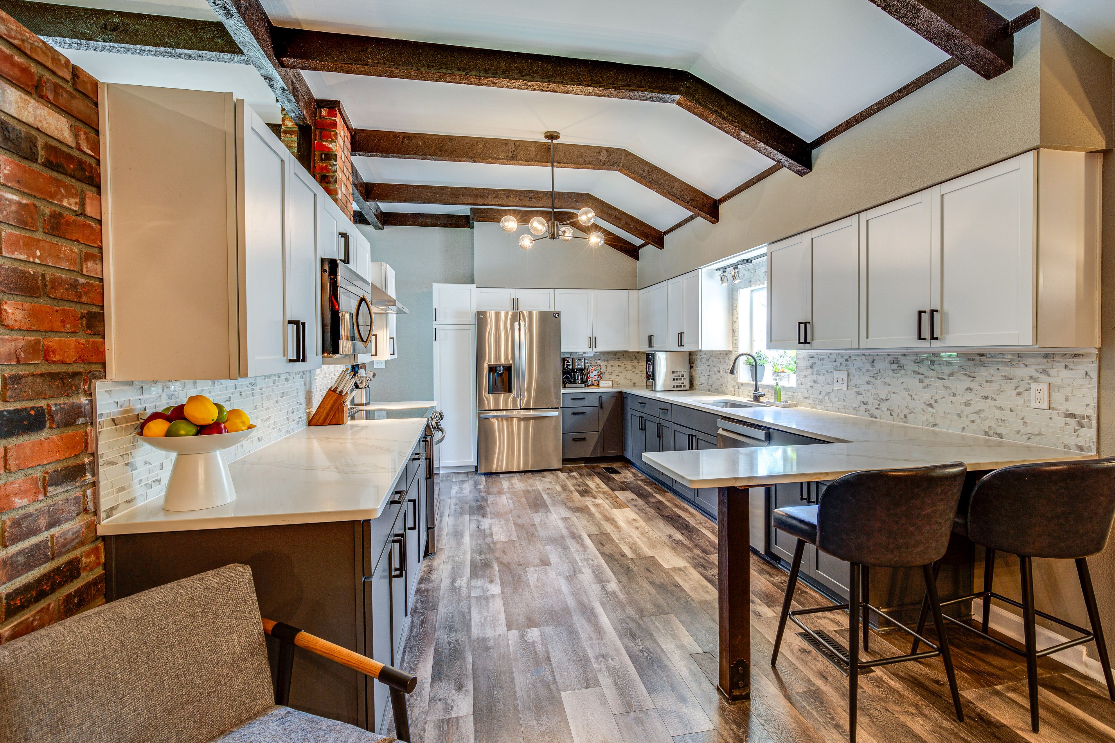 Breakfast Bar | Dishware/Flatware