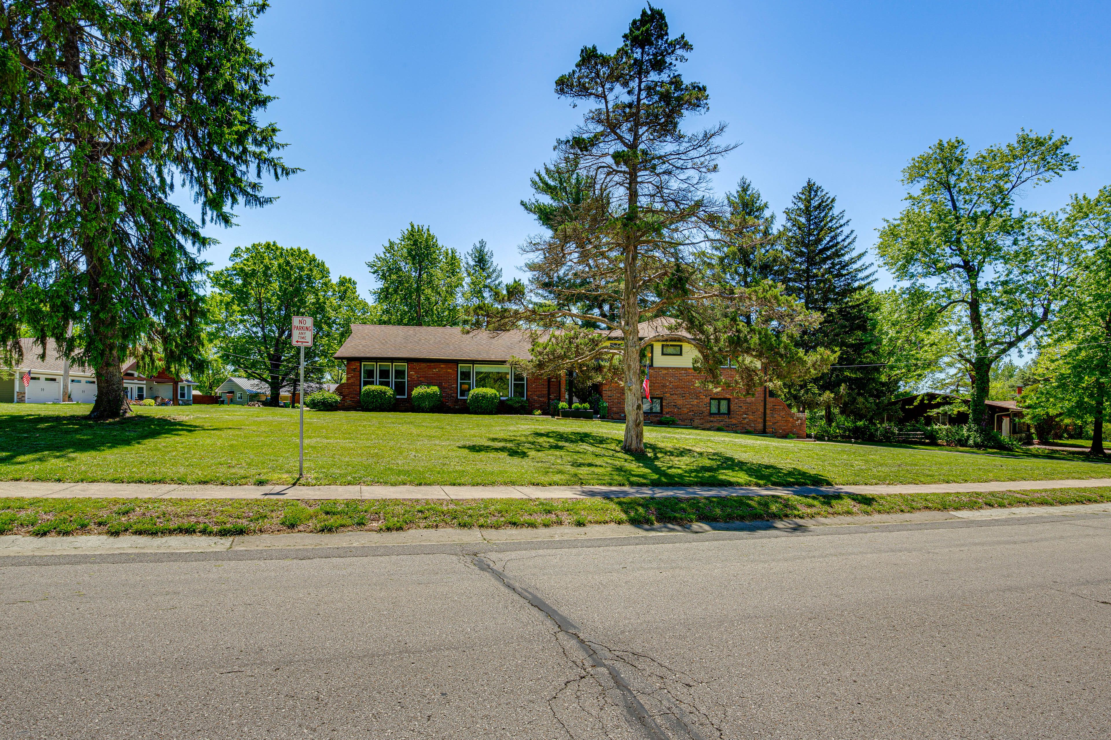 Property Exterior & Front Yard