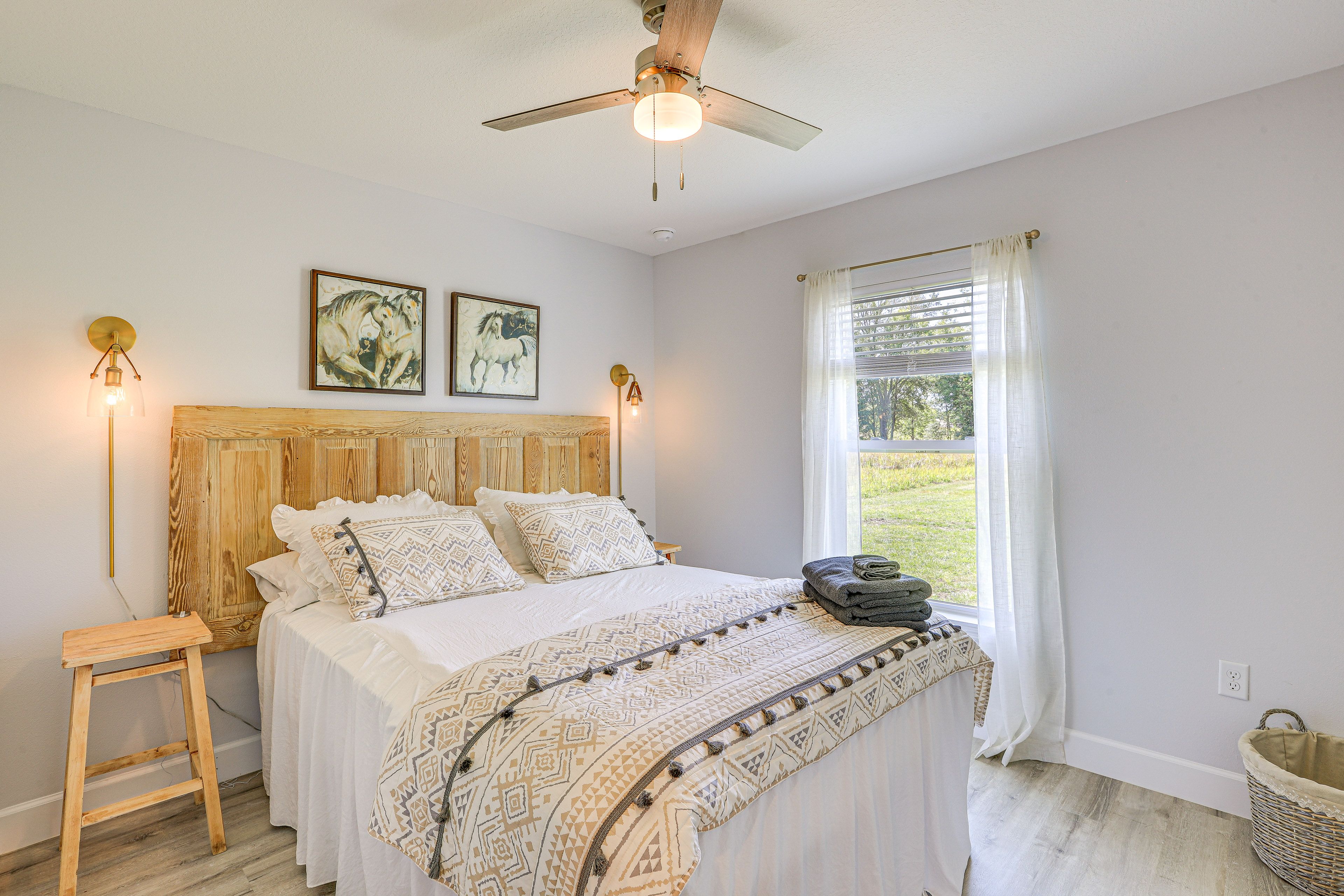 Bedroom 2 | Queen Bed