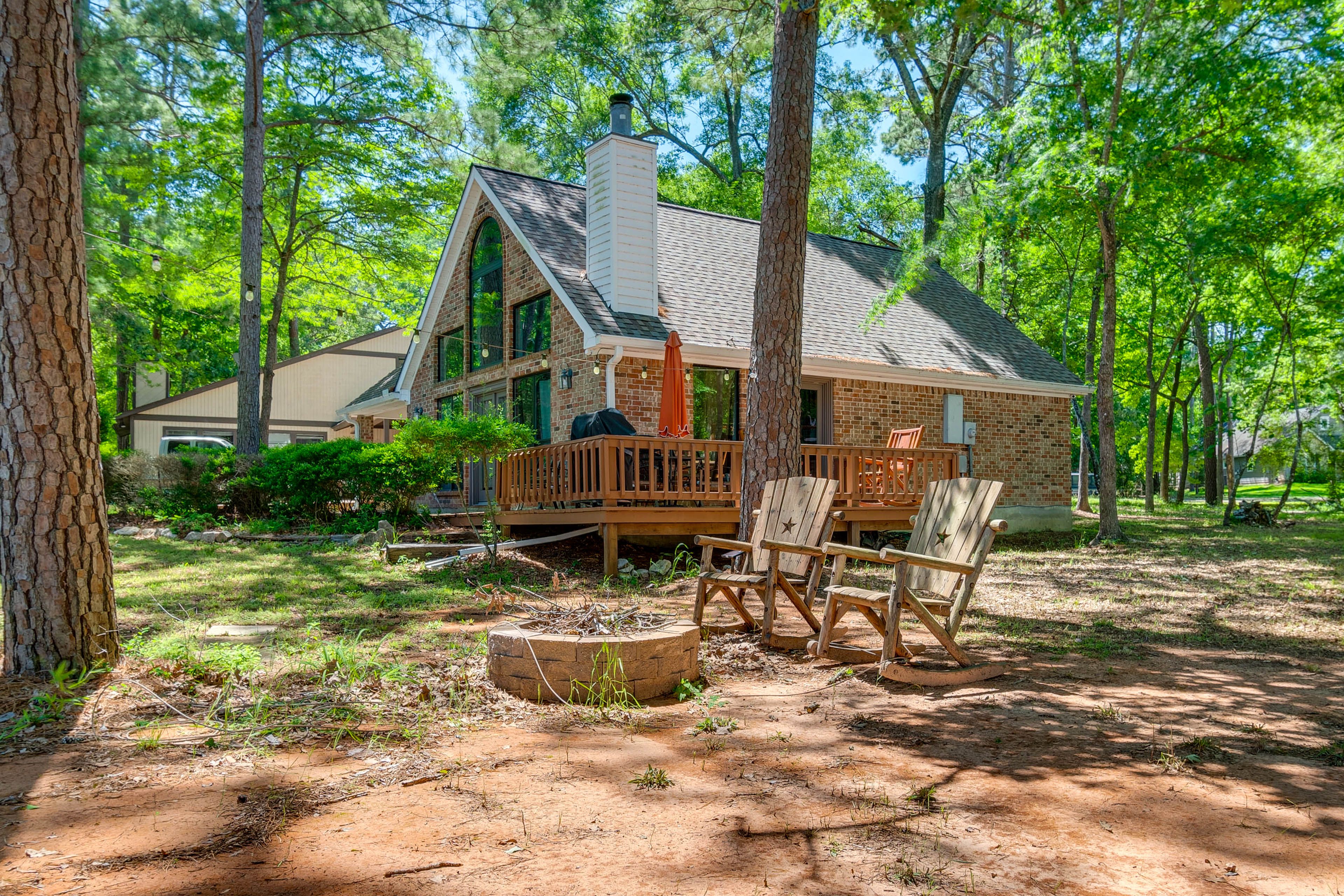 Wood-Burning Fire Pit | 2-Story House | On-Site Lake Access